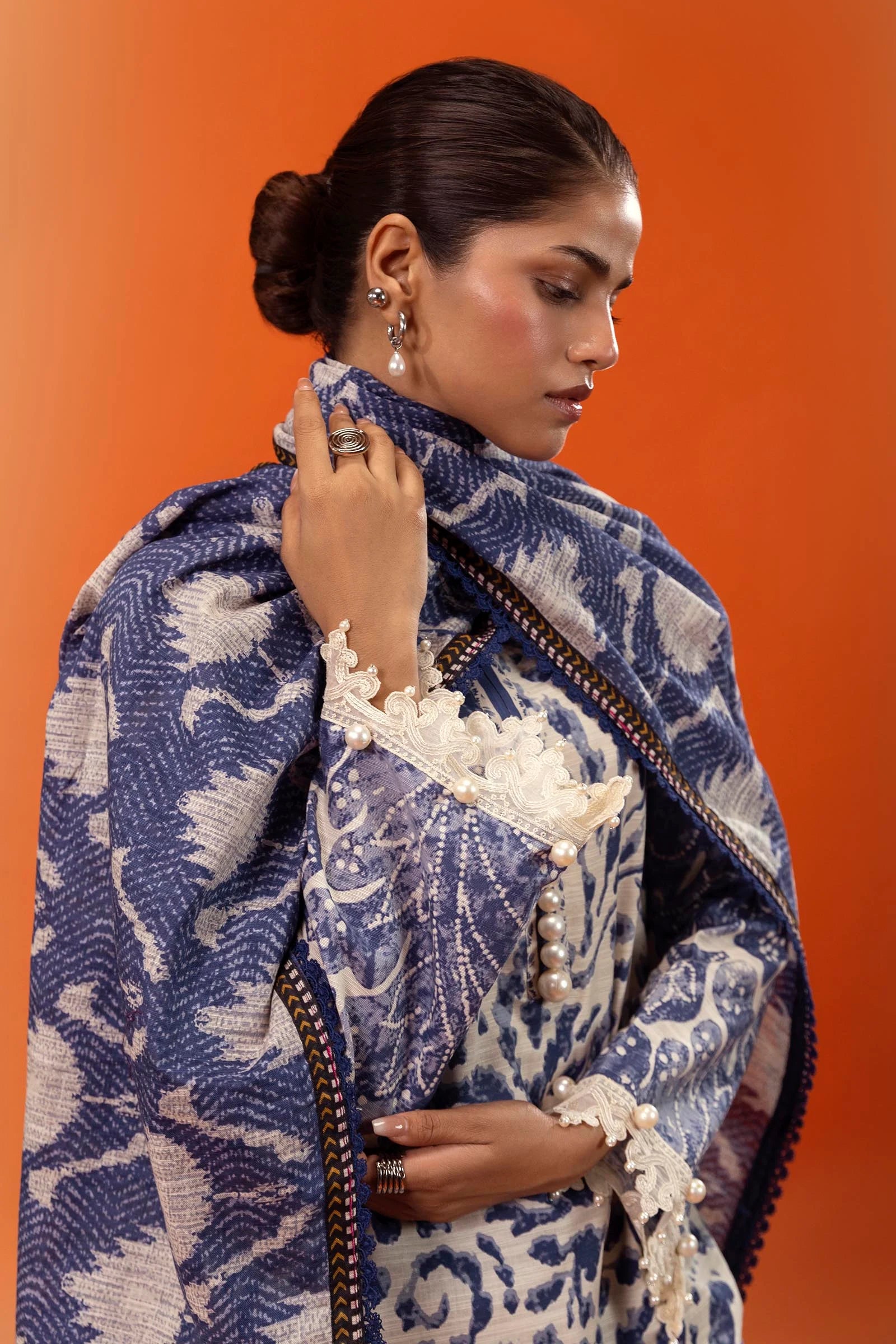 Sana Safinaz Mahay 18B Khaddar 3 Piece Suit SAN315