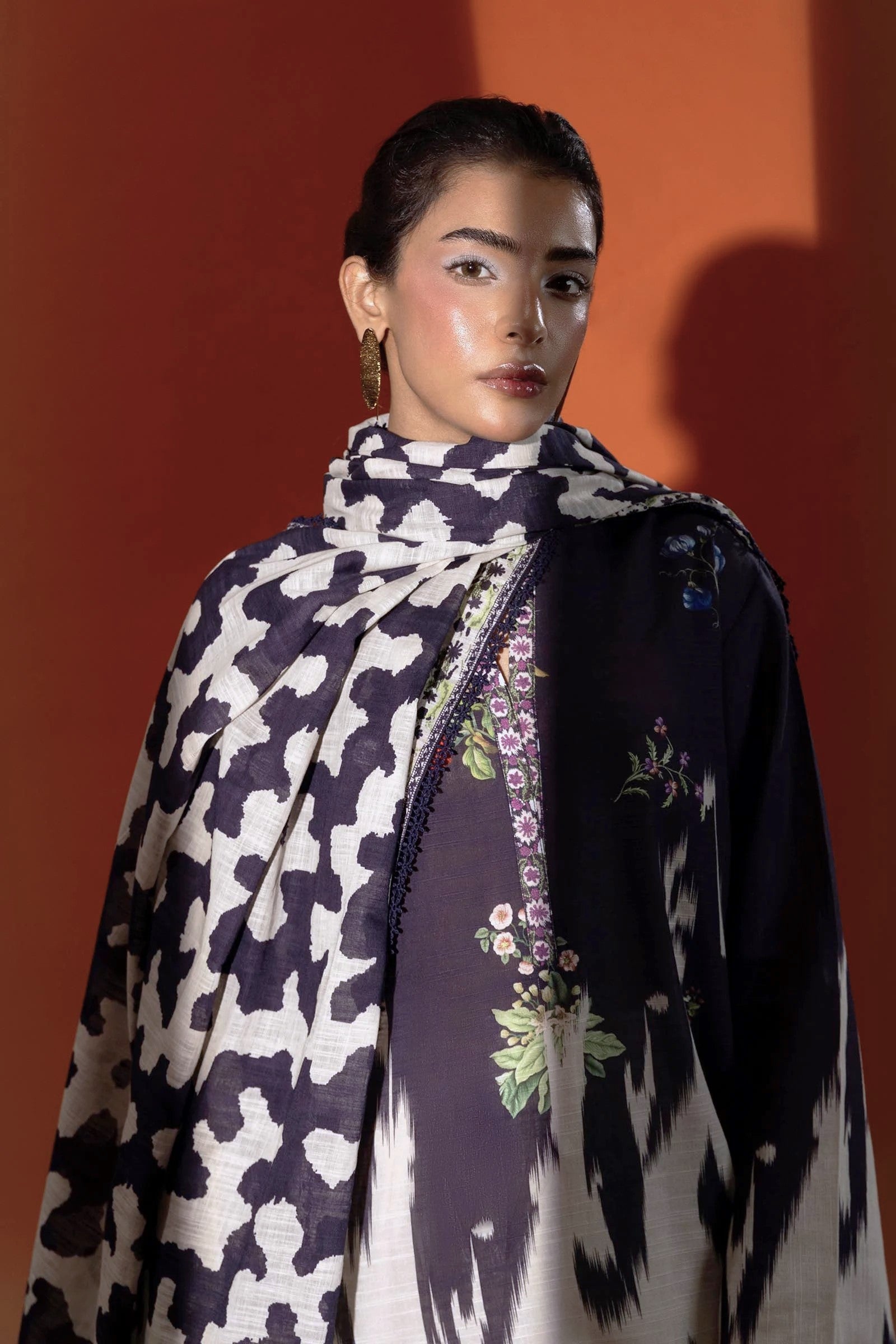 Sana Safinaz Mahay 21B Khaddar 3 Piece Suit SAN319