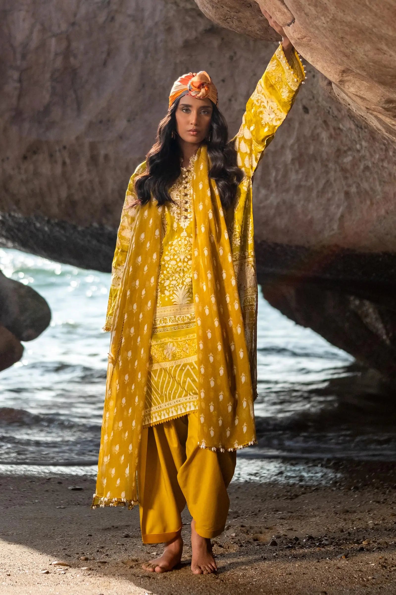 Sana Safinaz Mahay 5B 3 Piece Lawn Shalwar Kameez SAN282