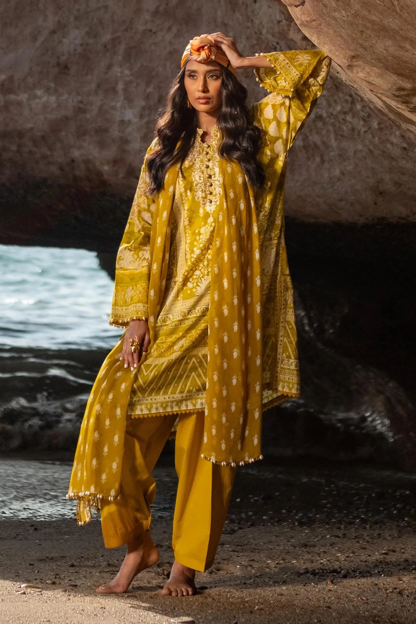 Sana Safinaz Mahay 5B 3 Piece Lawn Shalwar Kameez SAN282