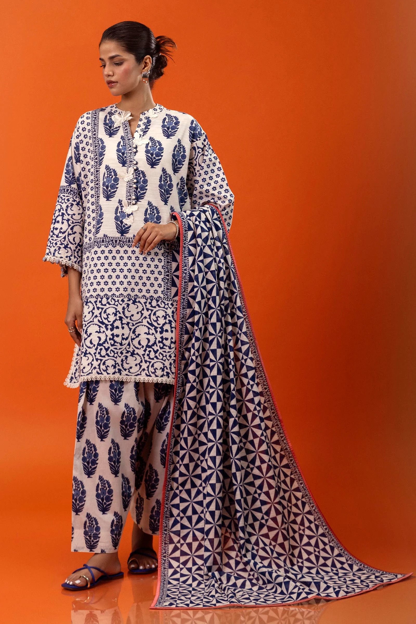 Sana Safinaz Mahay 9B Khaddar 3 Piece Shalwar Kameez SAN306
