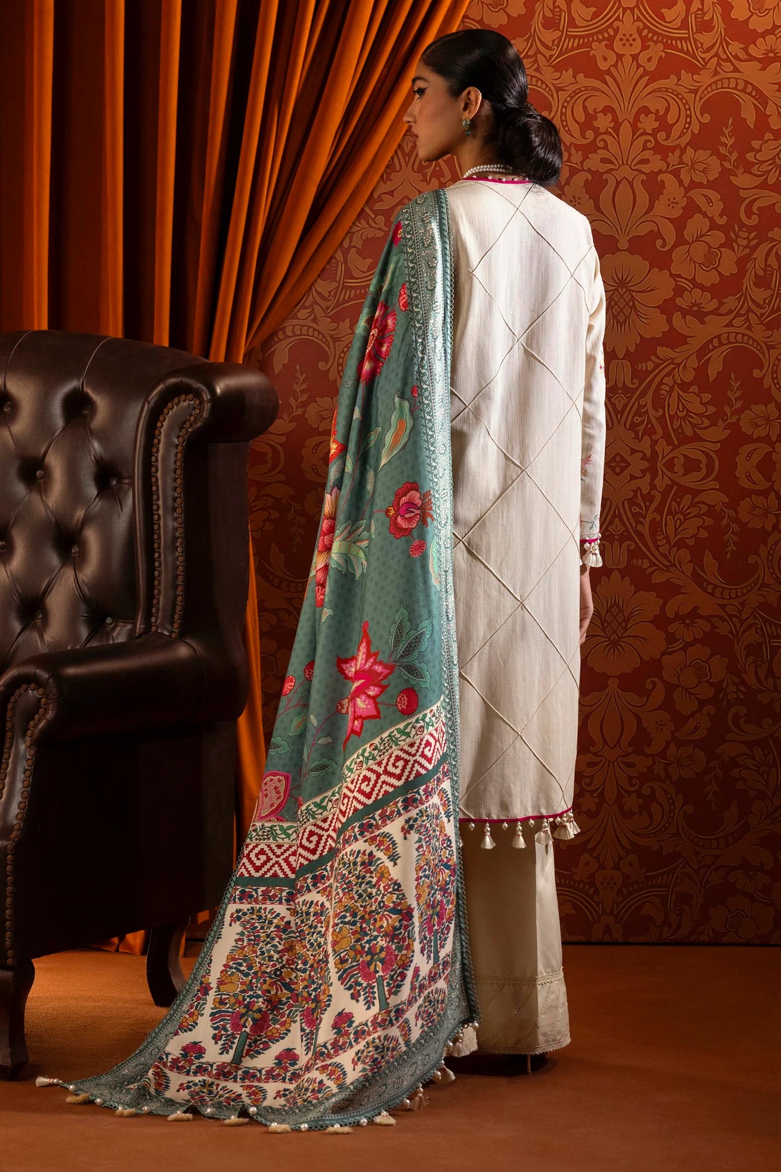 Sana Safinaz Muzlin 10A Embroidered Khaddar 3 Piece Suit SAN327