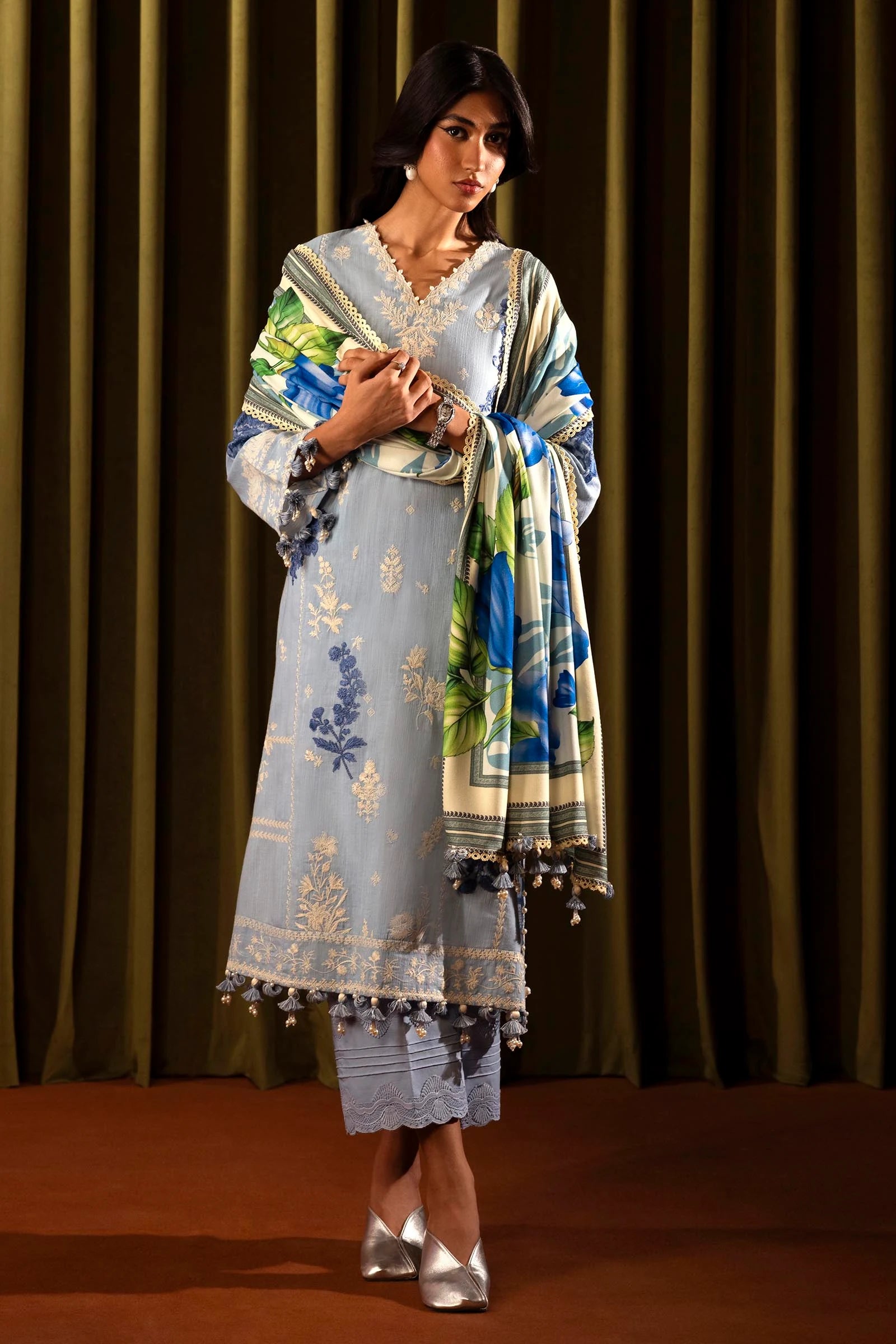 Sana Safinaz Muzlin 15A Embroidered Khaddar 3 Piece Suit SAN329
