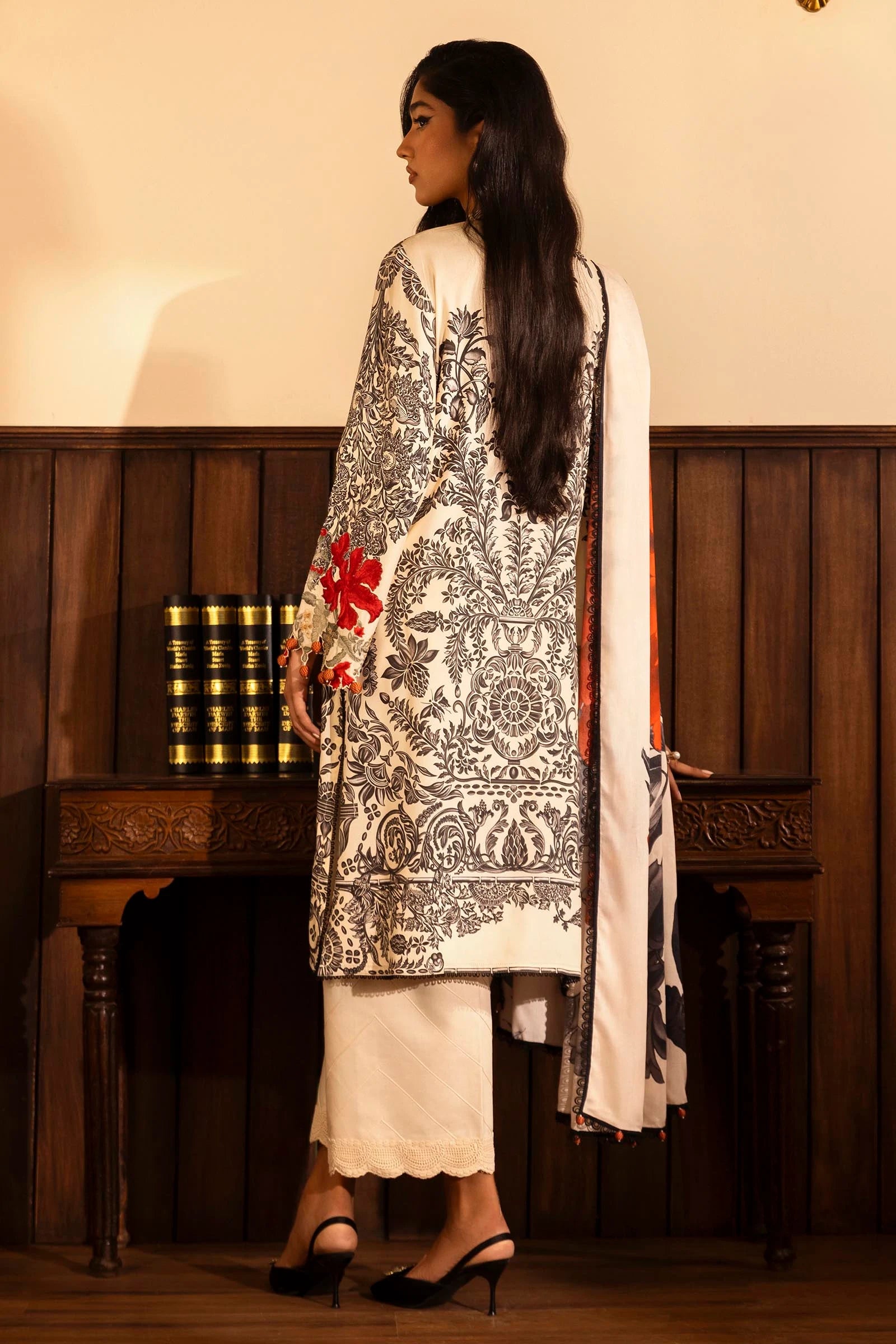 Sana Safinaz Muzlin 19A Linen 3 Piece Suit SAN332