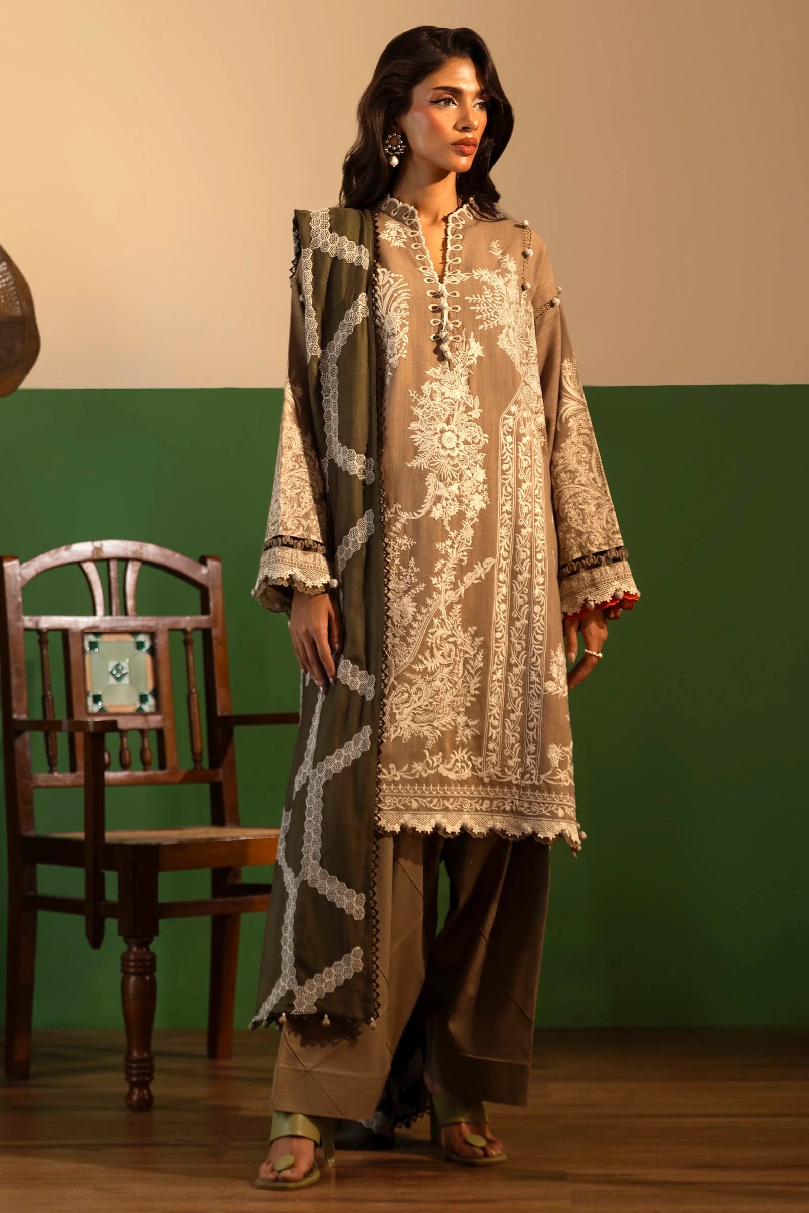 Sana Safinaz Muzlin 5B Embroidered Khaddar 3 Piece Shalwar Kameez SAN325
