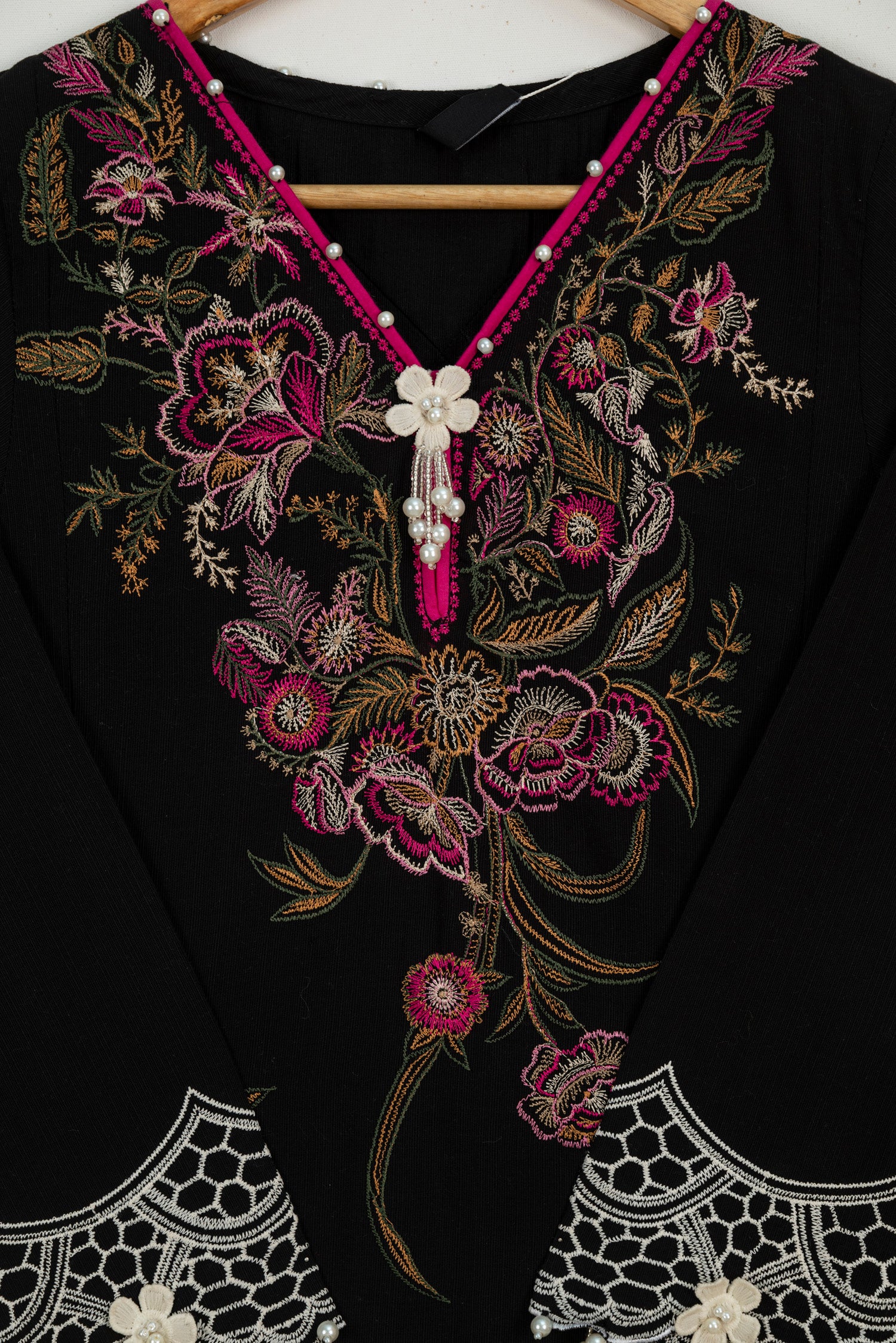 Sana Safinaz Muzlin 9B Embroidered Khaddar 3 Piece Suit SAN326