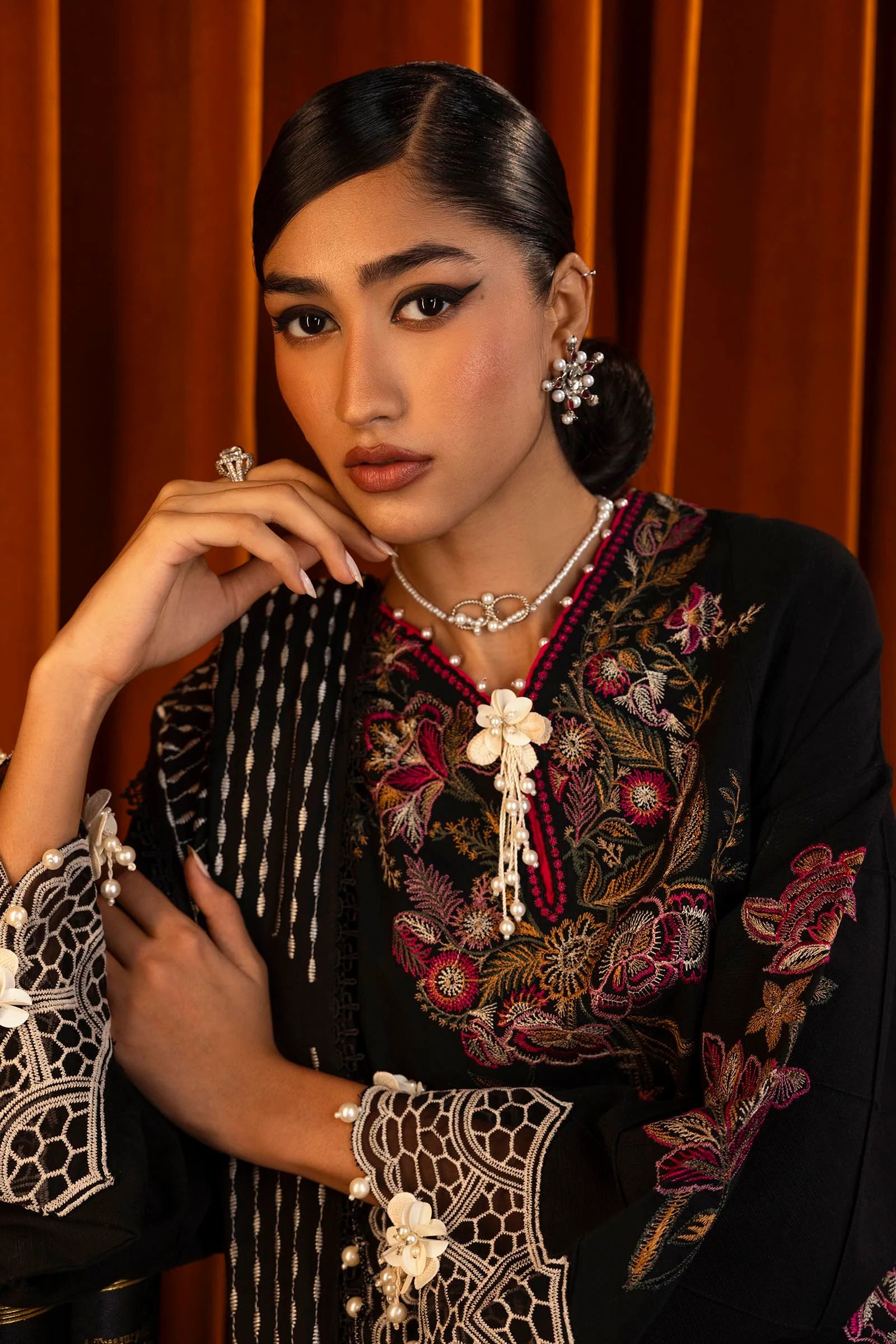 Sana Safinaz Muzlin 9B Embroidered Khaddar 3 Piece Suit SAN326
