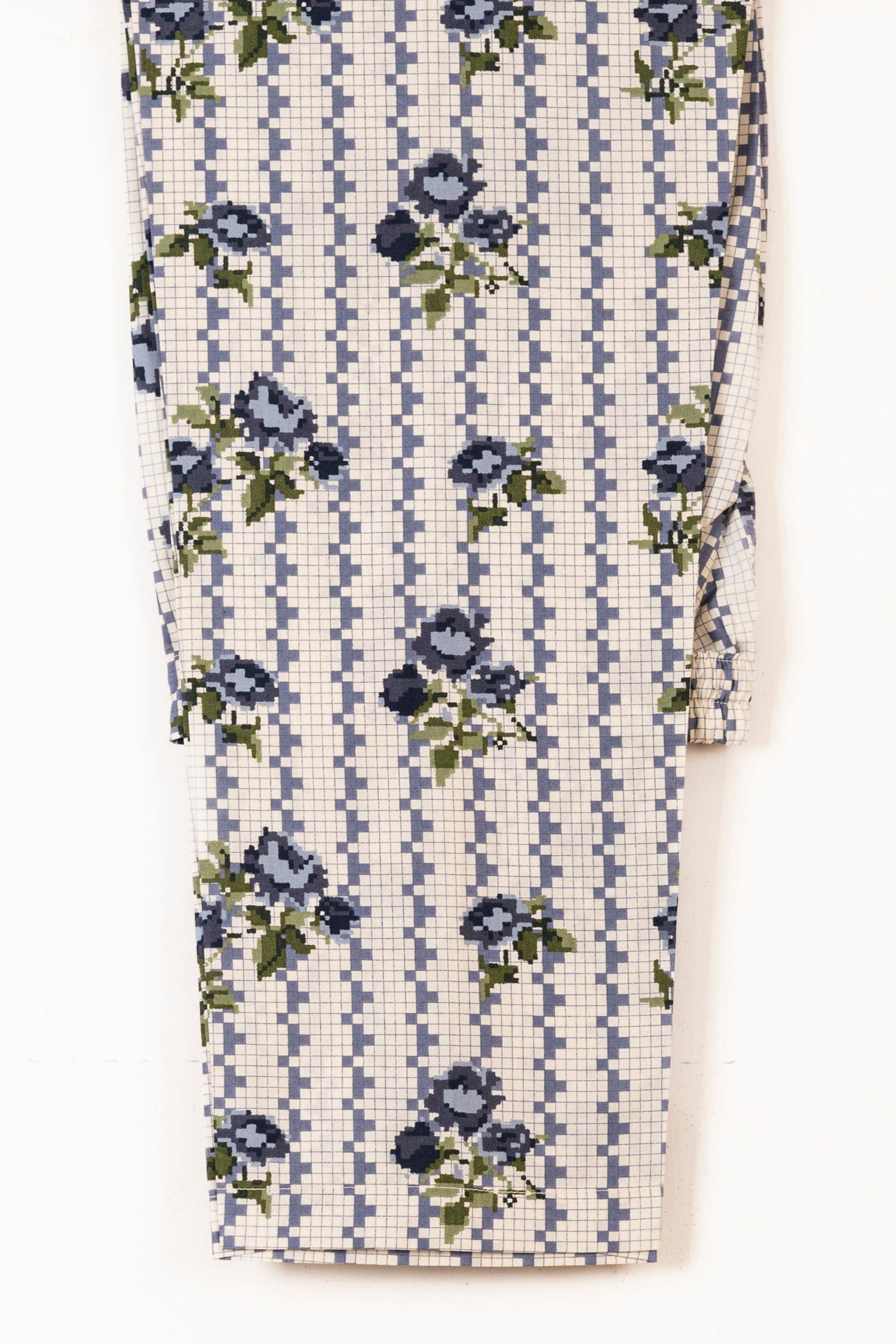 Sapphire Embroidered Lawn 3 Piece Suit SAP222