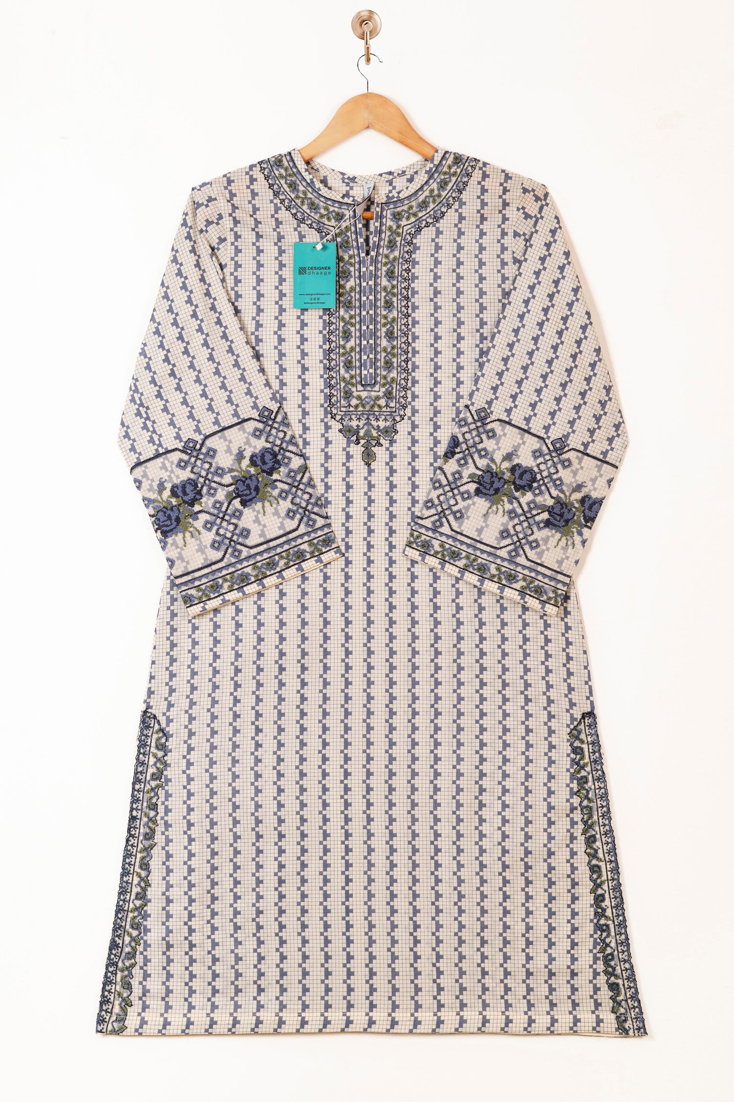 Sapphire Embroidered Lawn 3 Piece Suit SAP222