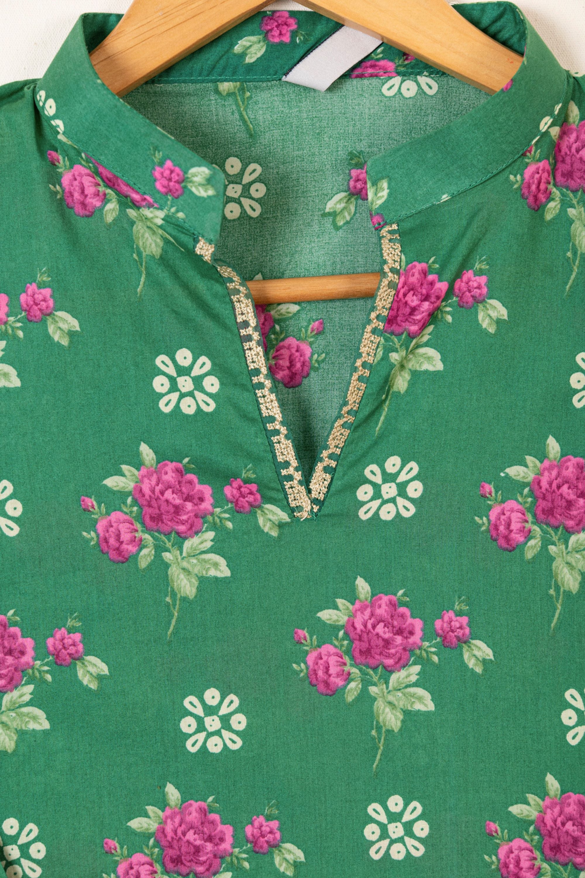 Sapphire Embroidered Lawn 3 Piece Suit SAP223