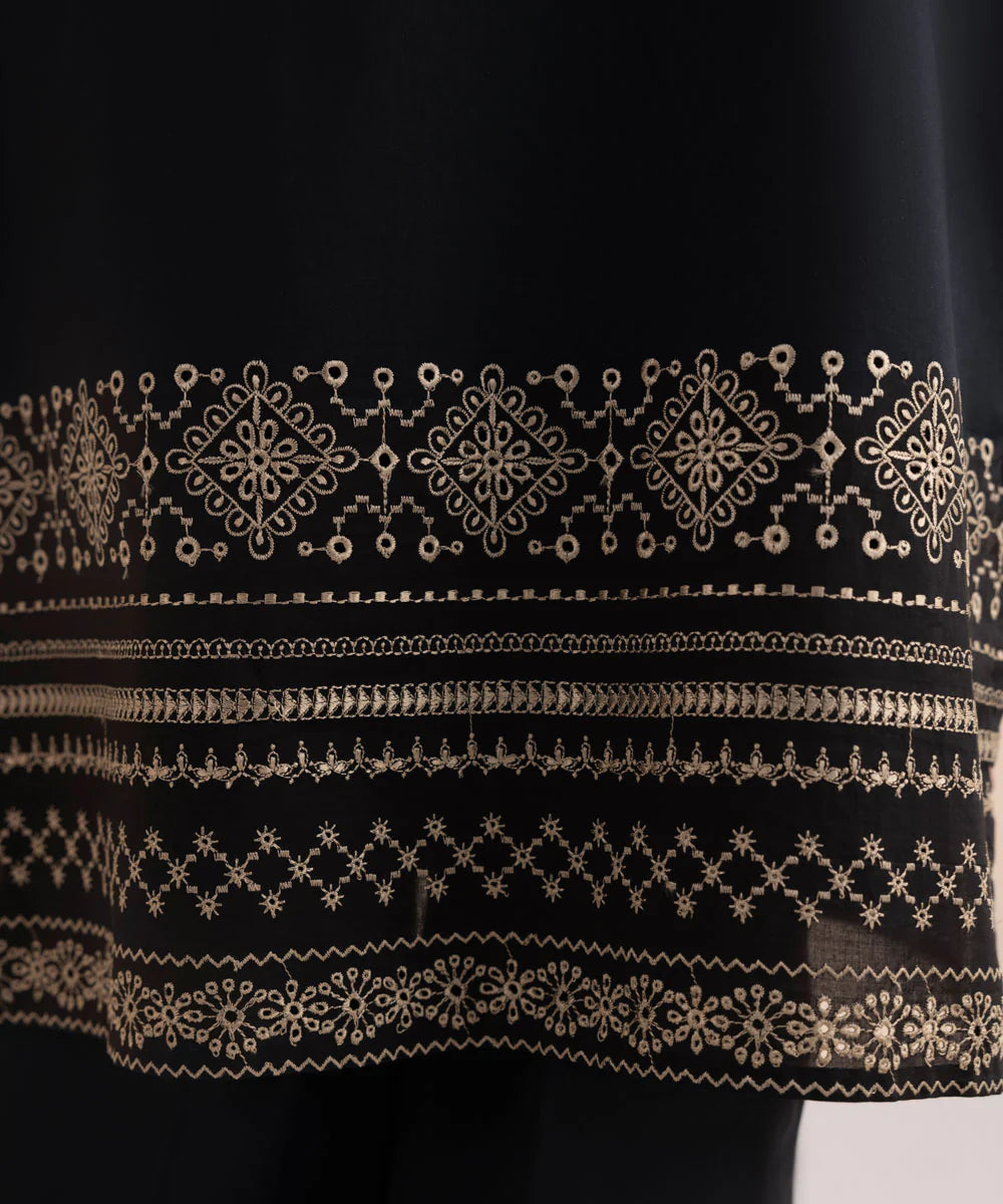 Sapphire Embroidered Lawn 3 Piece Suit SAP226
