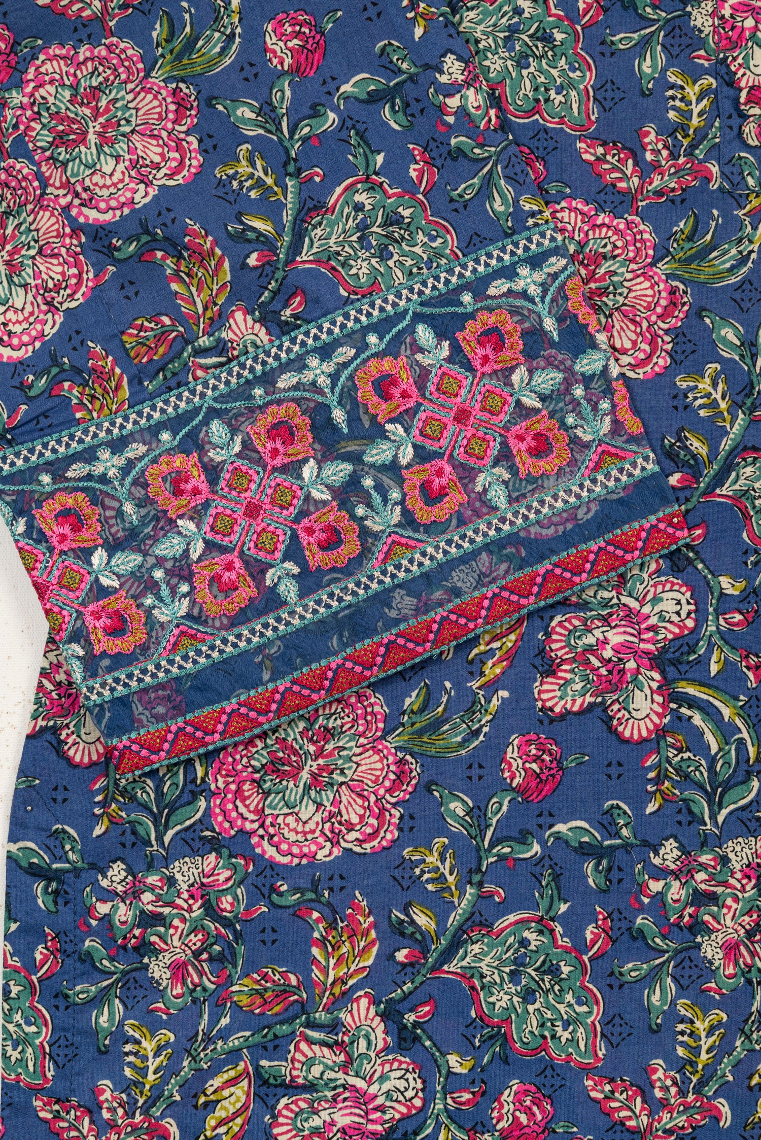 Sapphire Embroidered Lawn 2 Piece Suit SAP254