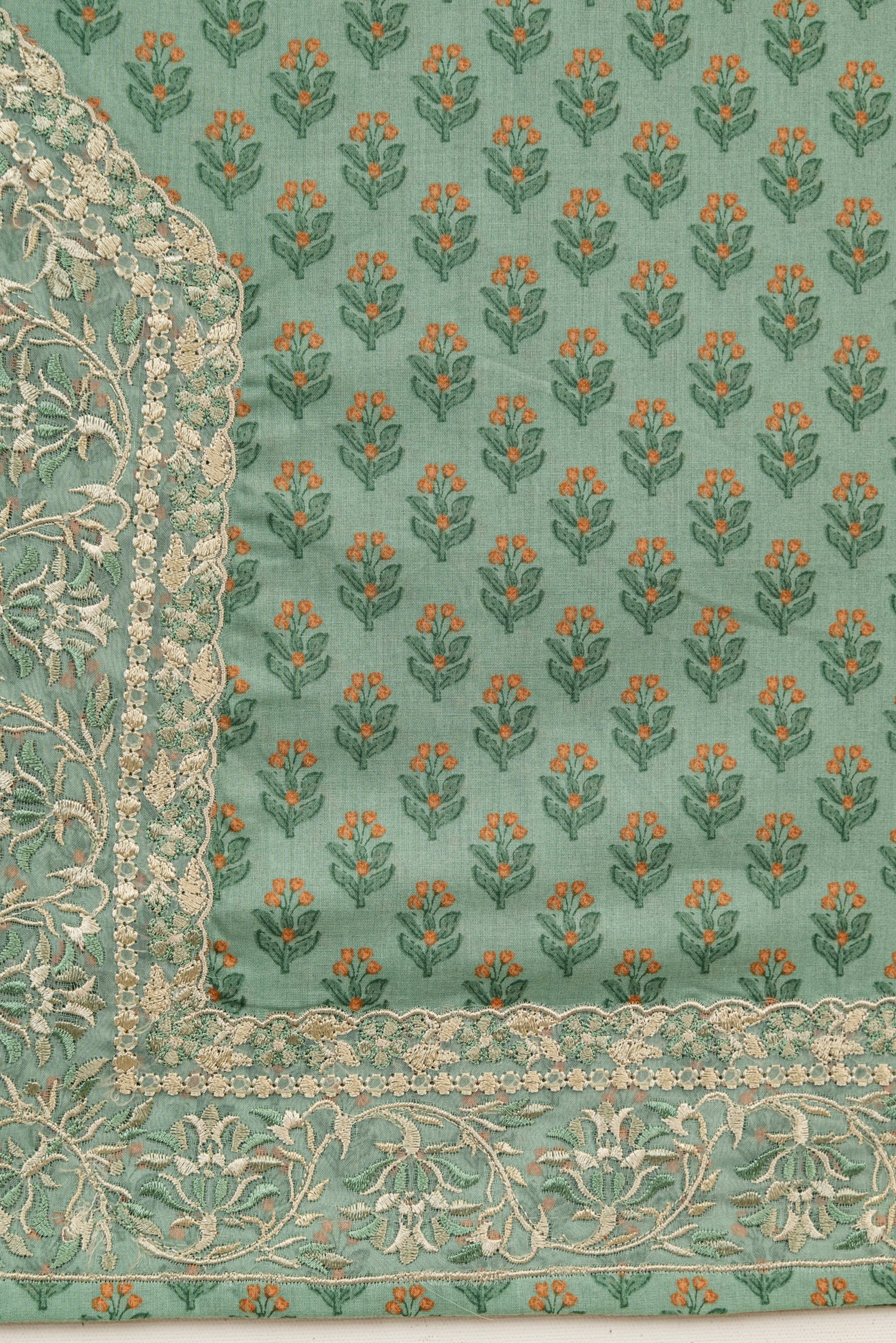 Sapphire Embroidered Lawn 3 Piece Suit SAP241