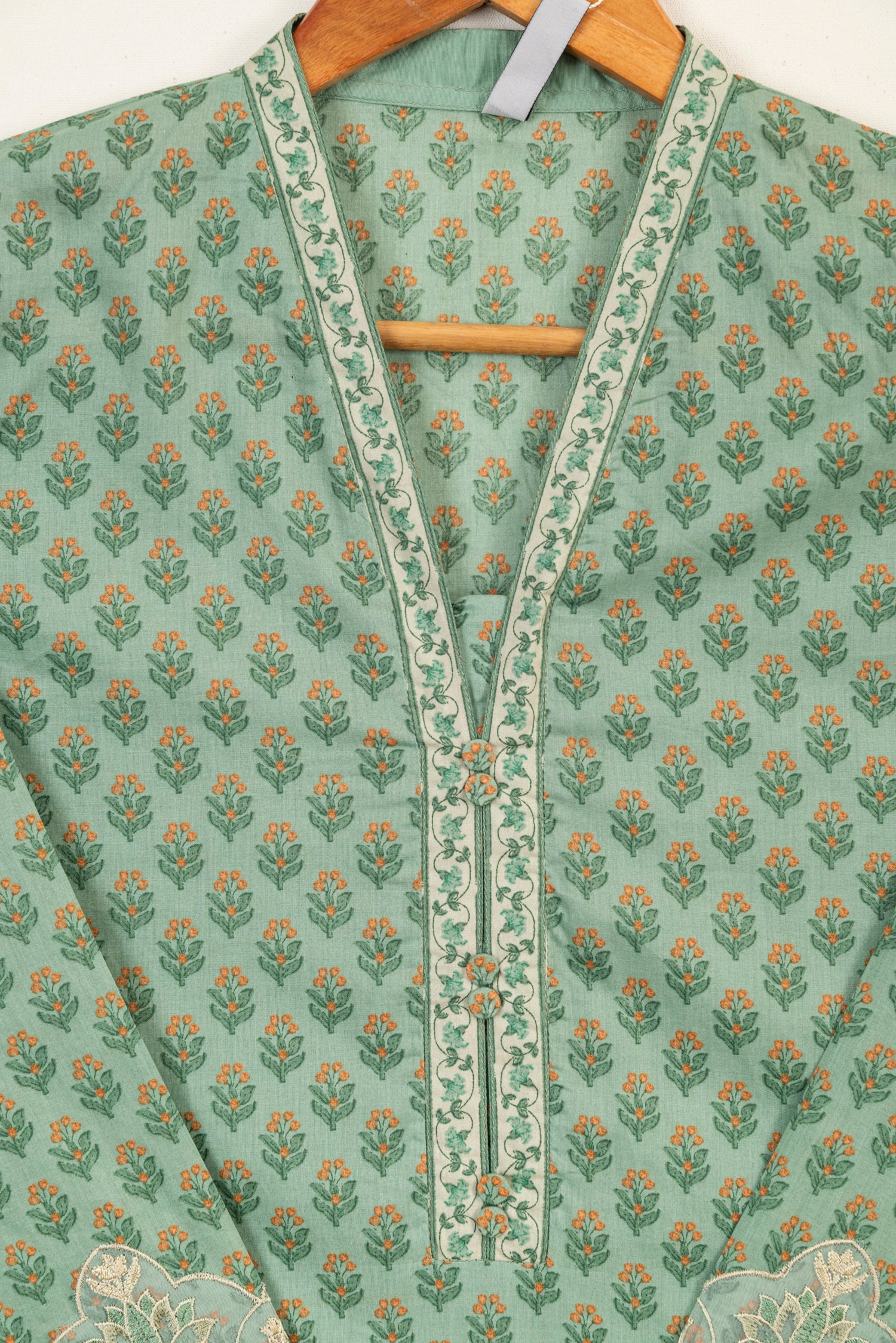 Sapphire Embroidered Lawn 3 Piece Suit SAP241