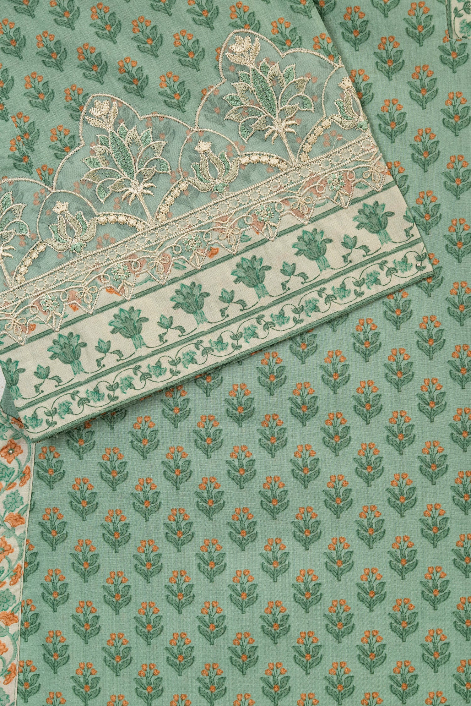 Sapphire Embroidered Lawn 3 Piece Suit SAP241