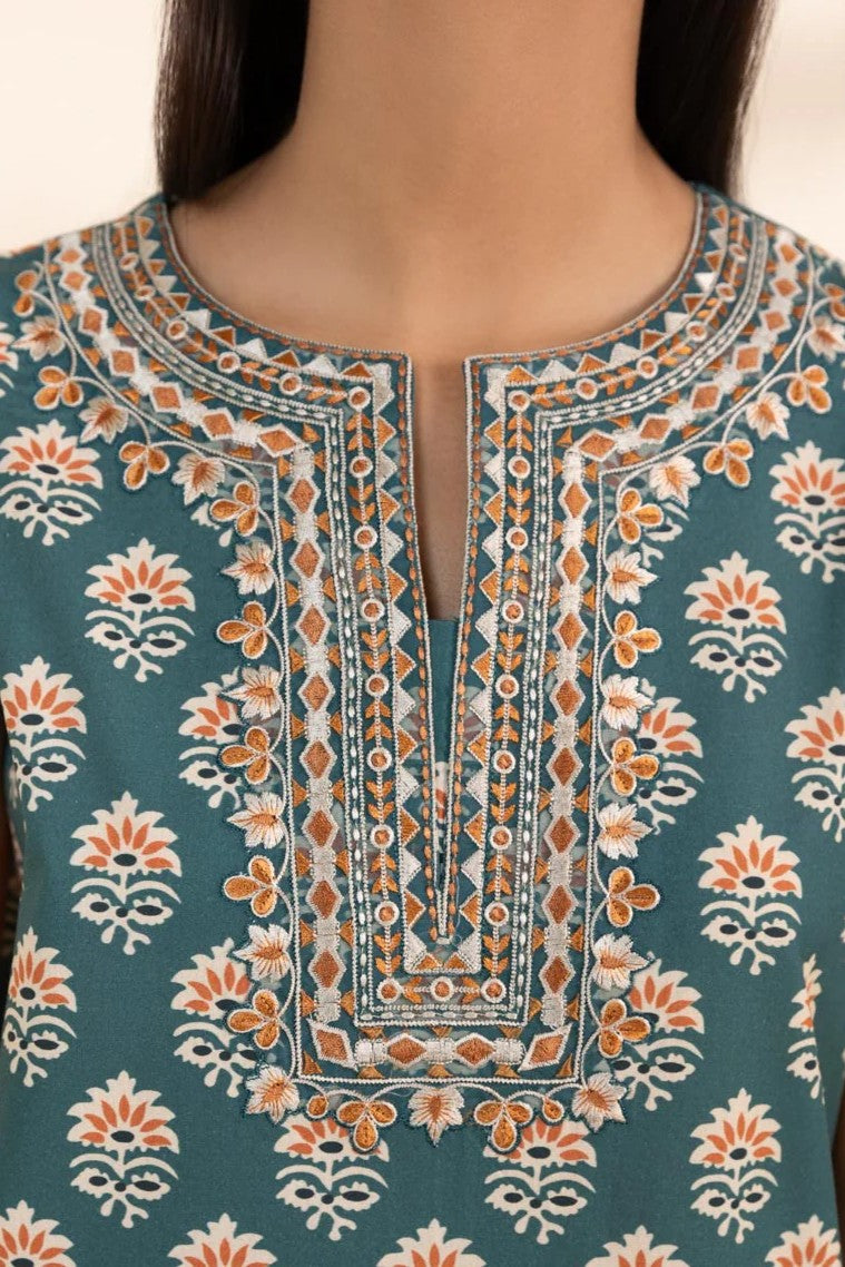 Sapphire Embroidered Lawn 3 Piece Suit SAP219