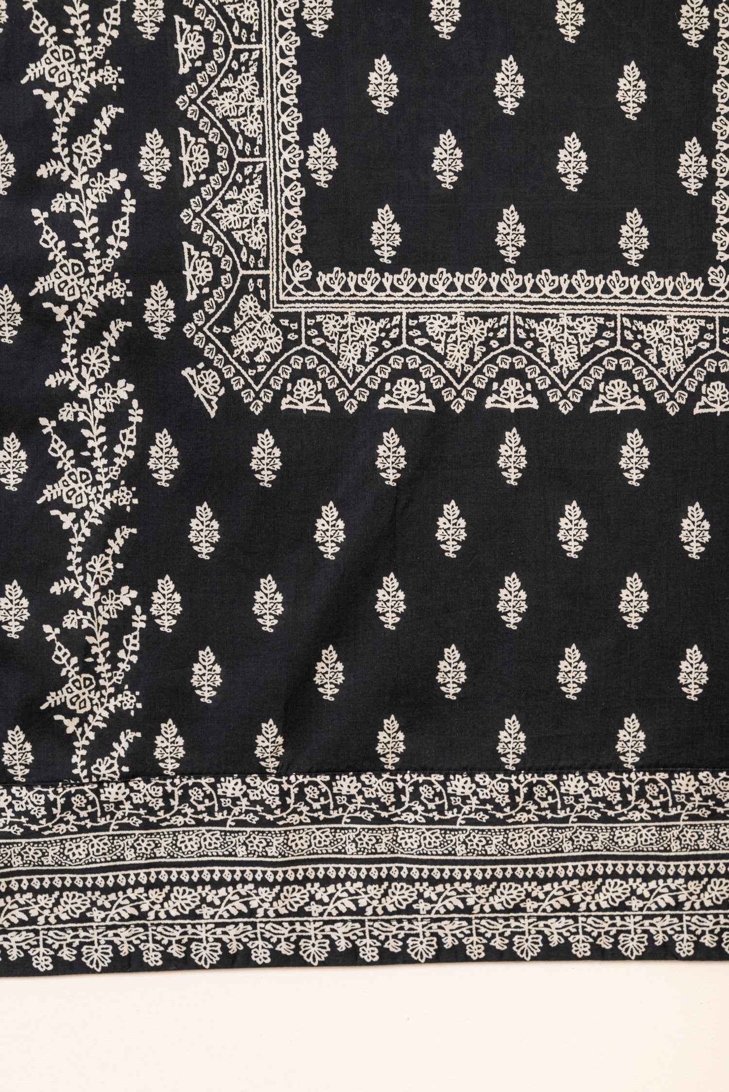 Sapphire Lawn 3 Piece Suit SAP225