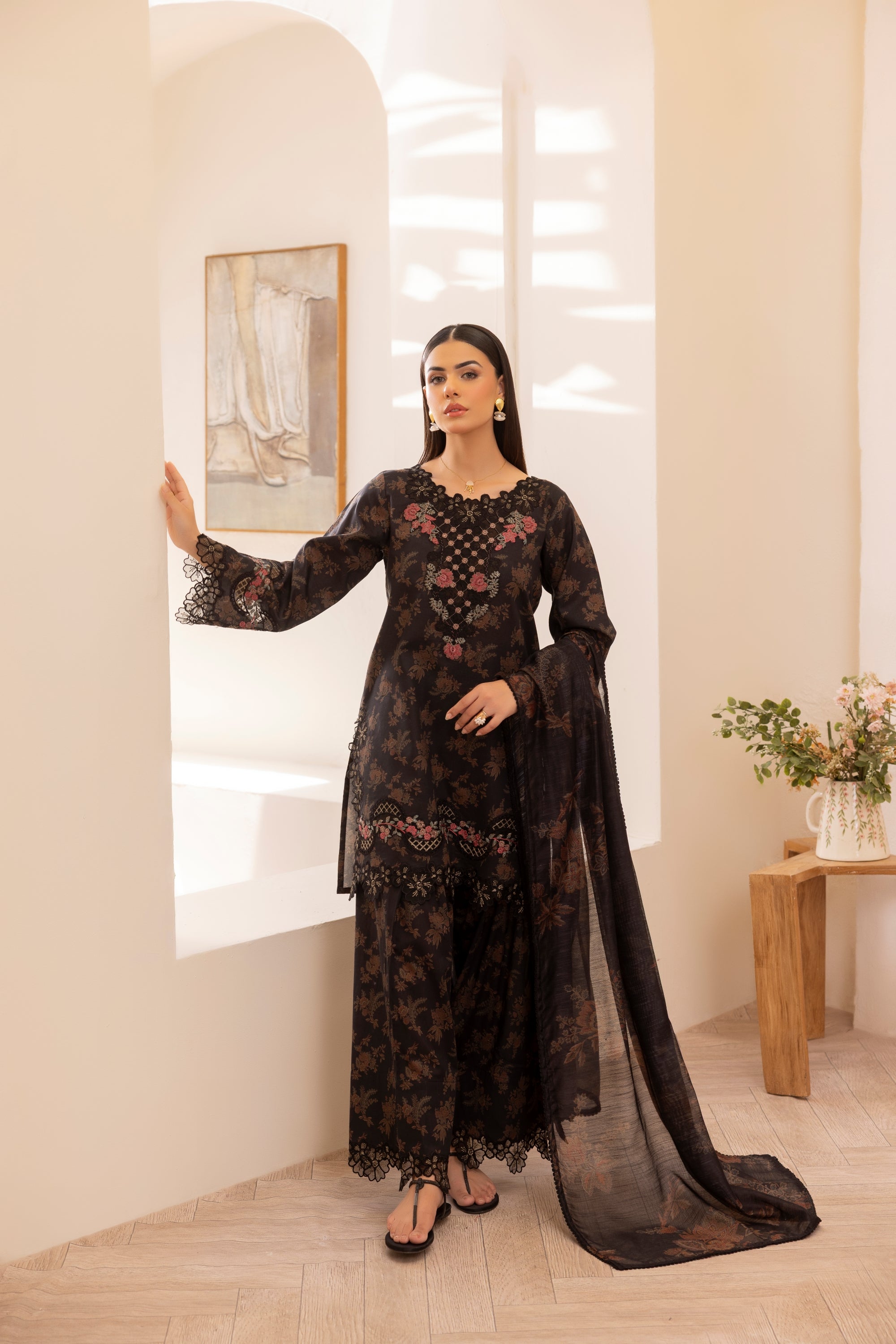 Simrans Embroidered Lawn 3 Piece Farshi Shalwar Suit SIM209