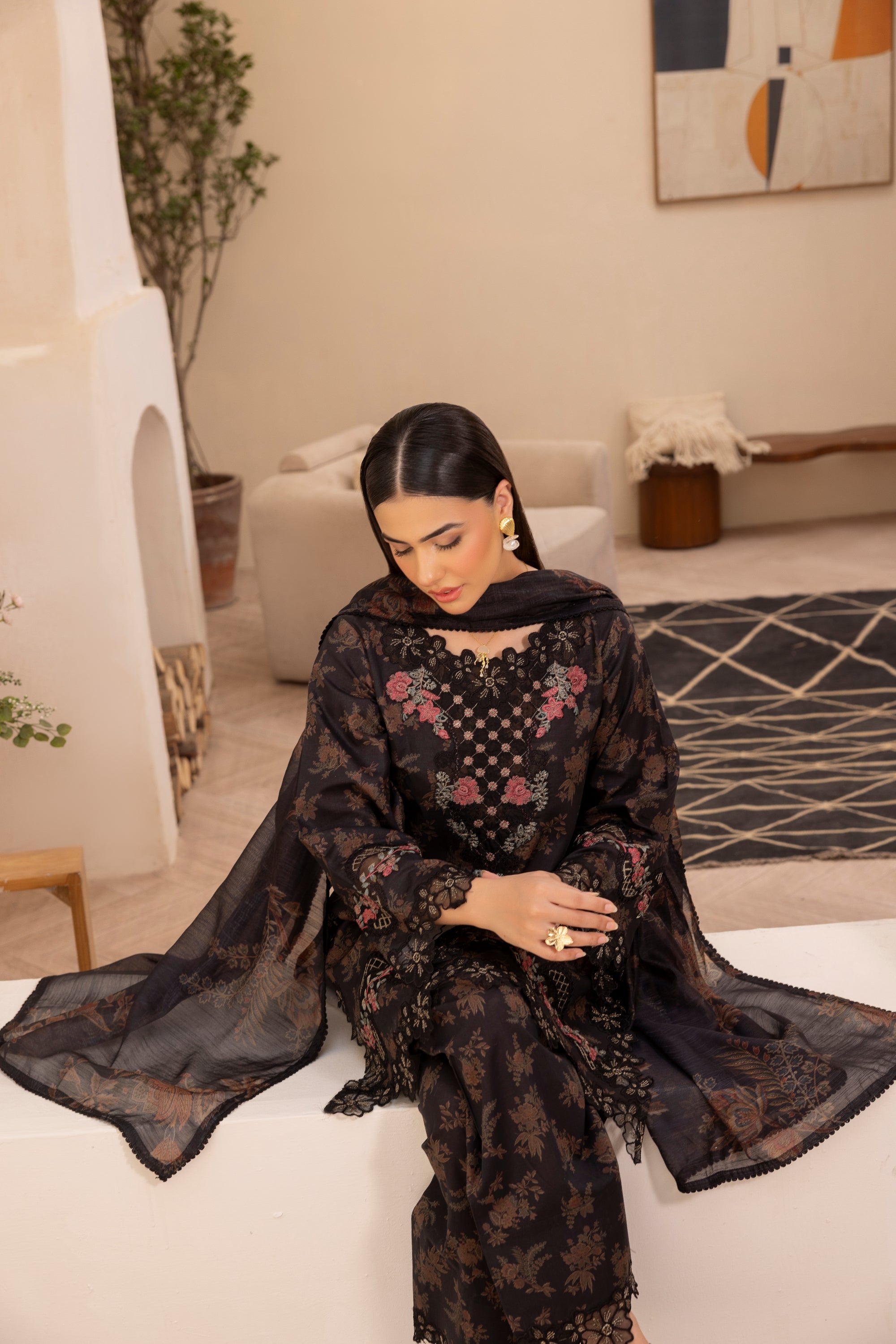 Simrans Embroidered Lawn 3 Piece Farshi Shalwar Suit SIM209