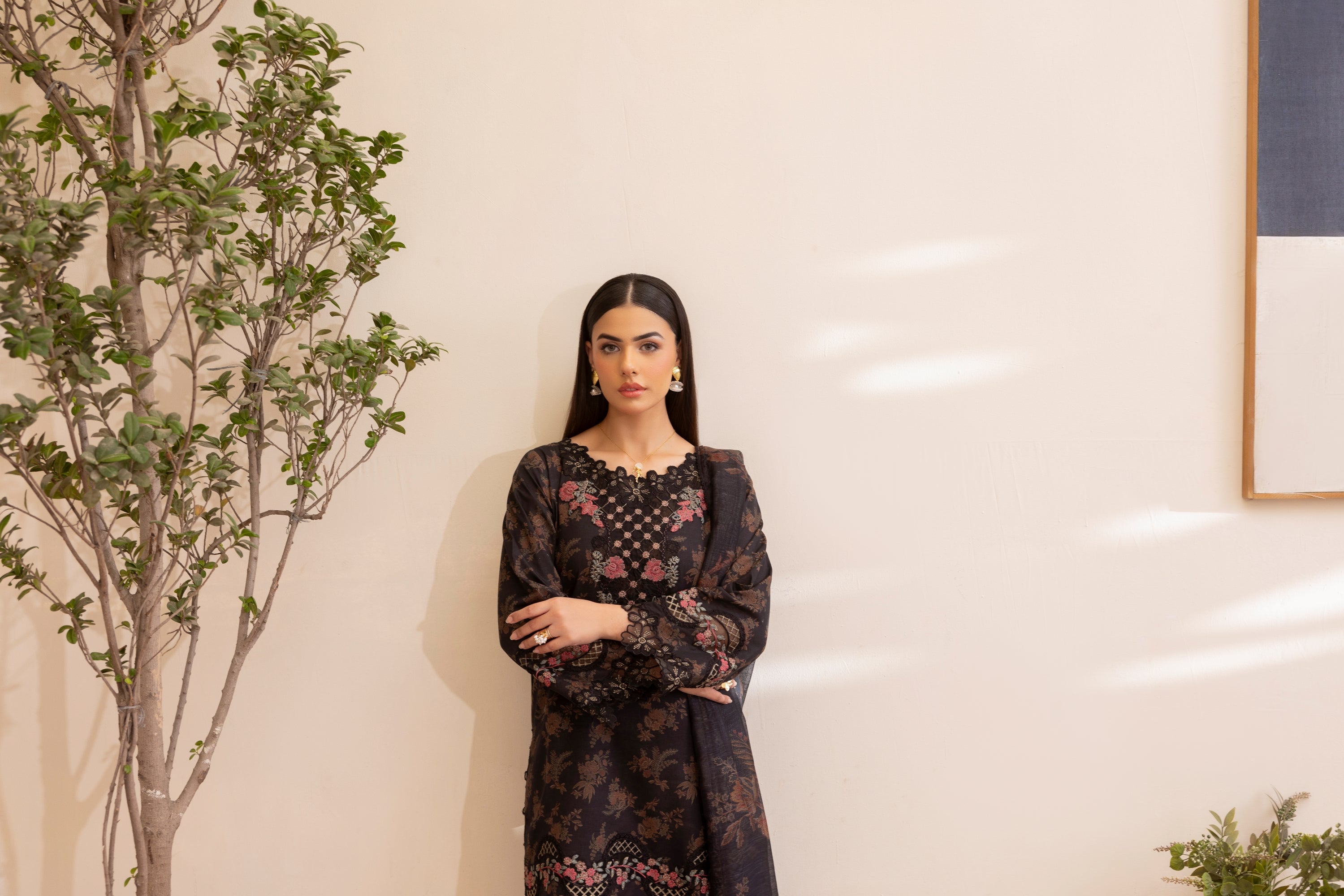 Simrans Embroidered Lawn 3 Piece Farshi Shalwar Suit SIM209