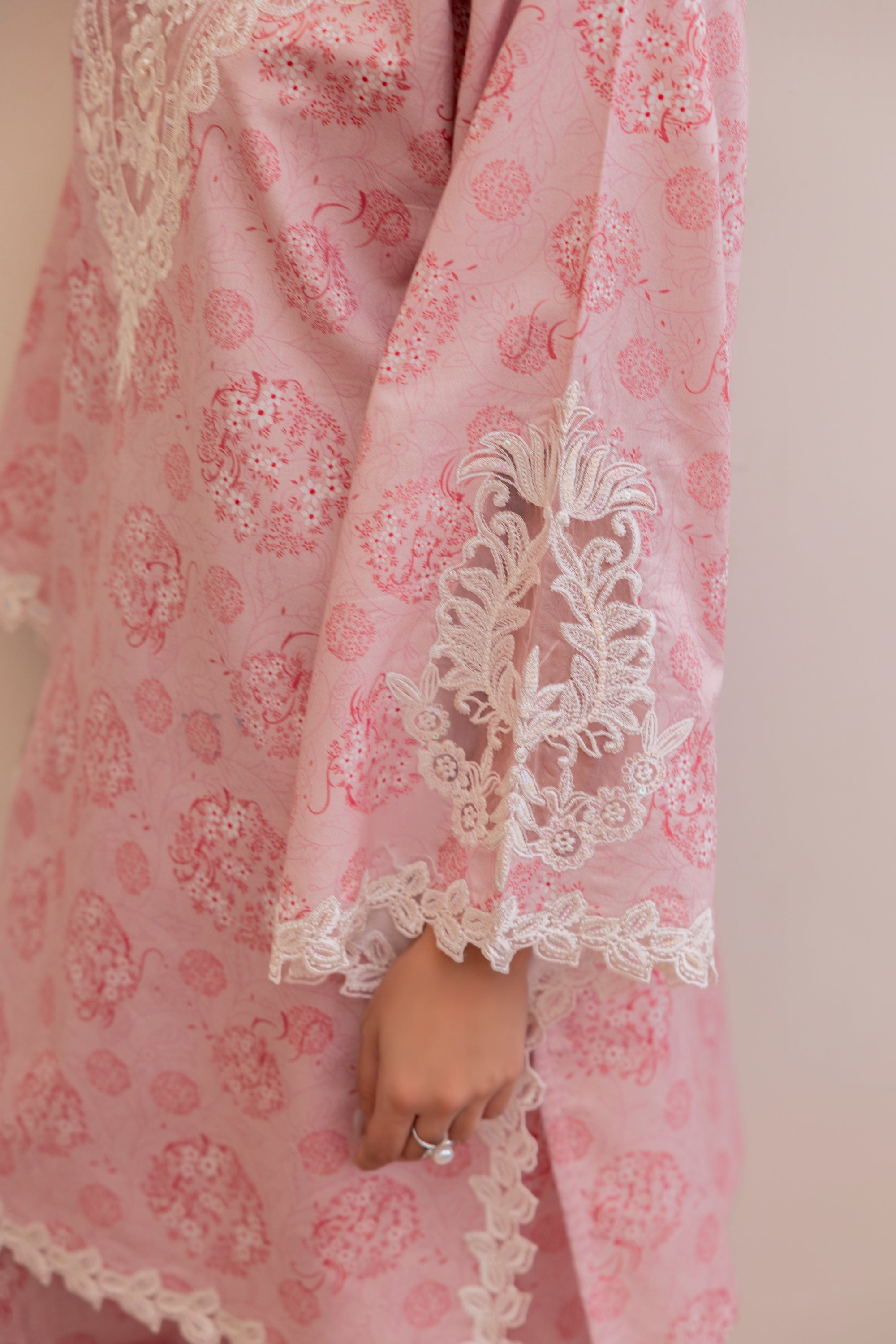 Simrans Embroidered Lawn 3 Piece Suit SIM210