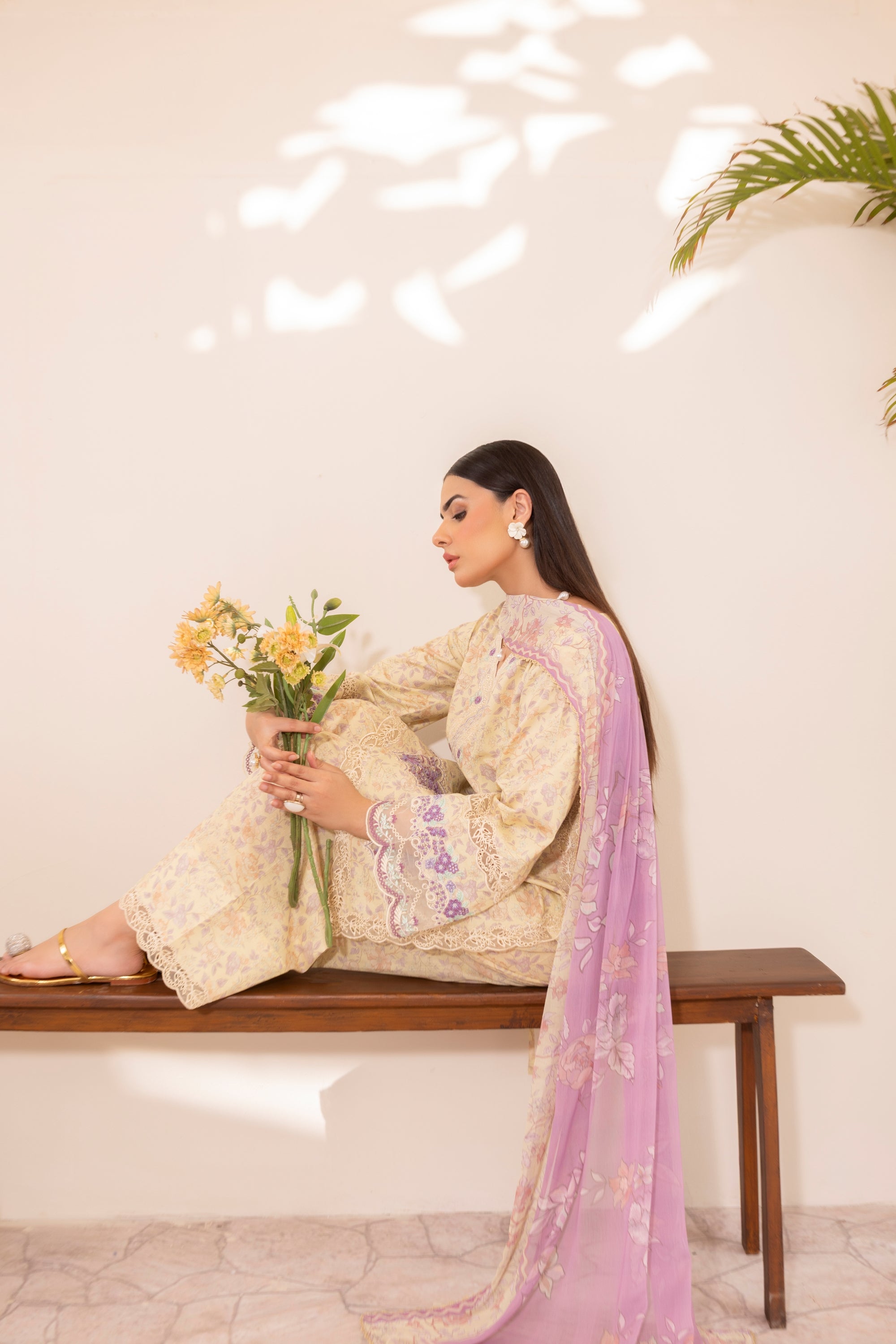 Simrans Embroidered Lawn 3 Piece Farshi Shalwar Suit SIM211