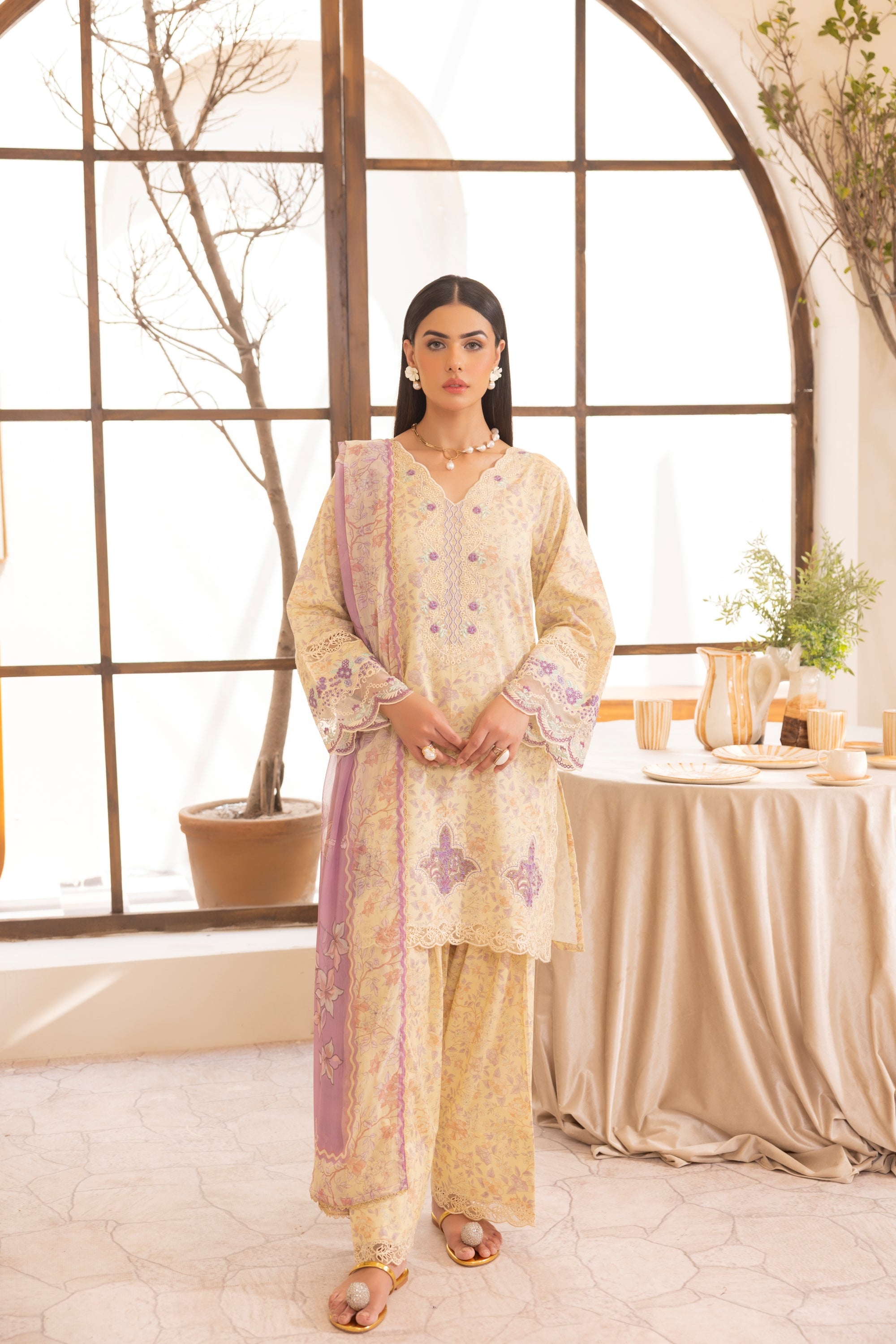 Simrans Embroidered Lawn 3 Piece Farshi Shalwar Suit SIM211