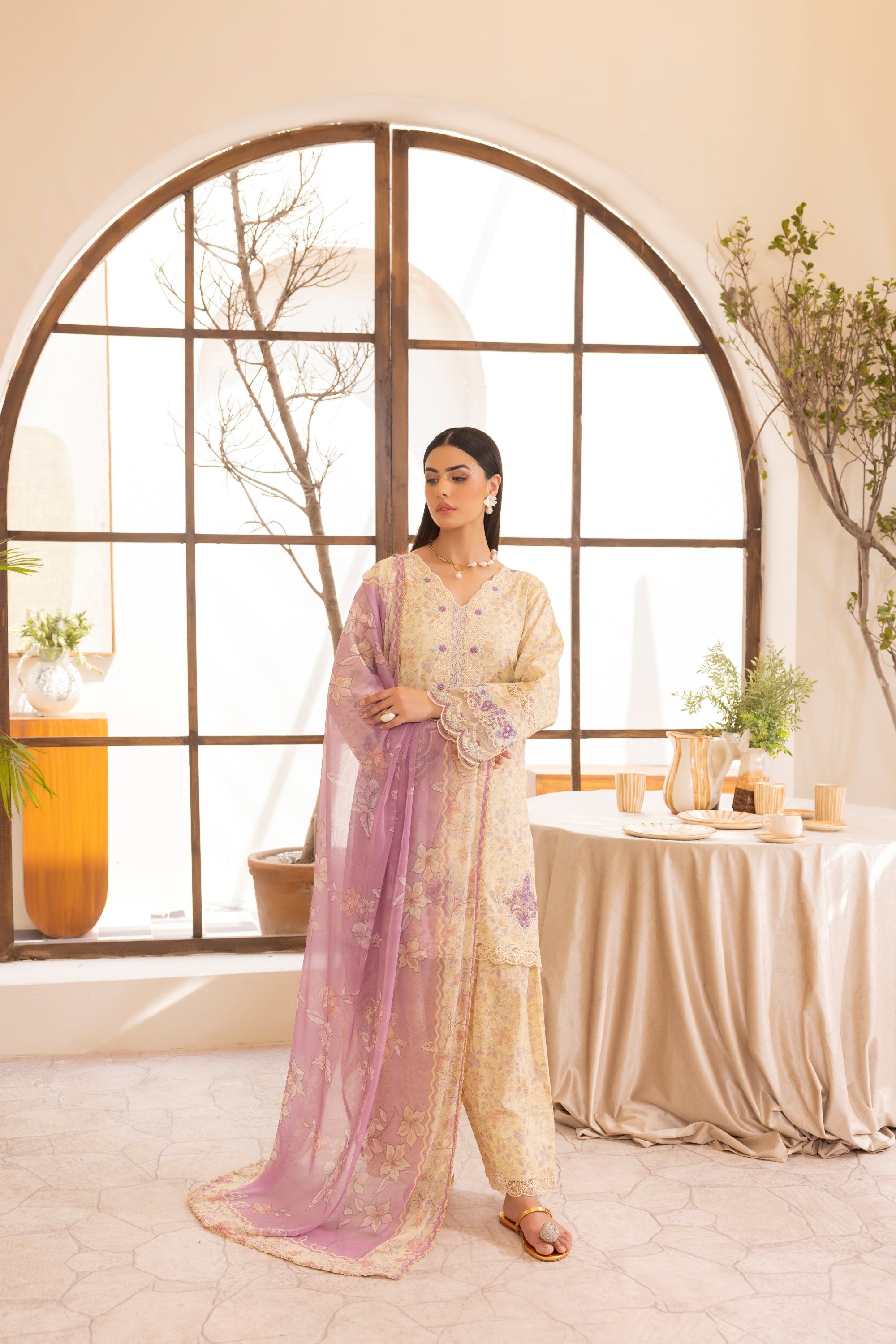 Simrans Embroidered Lawn 3 Piece Farshi Shalwar Suit SIM211
