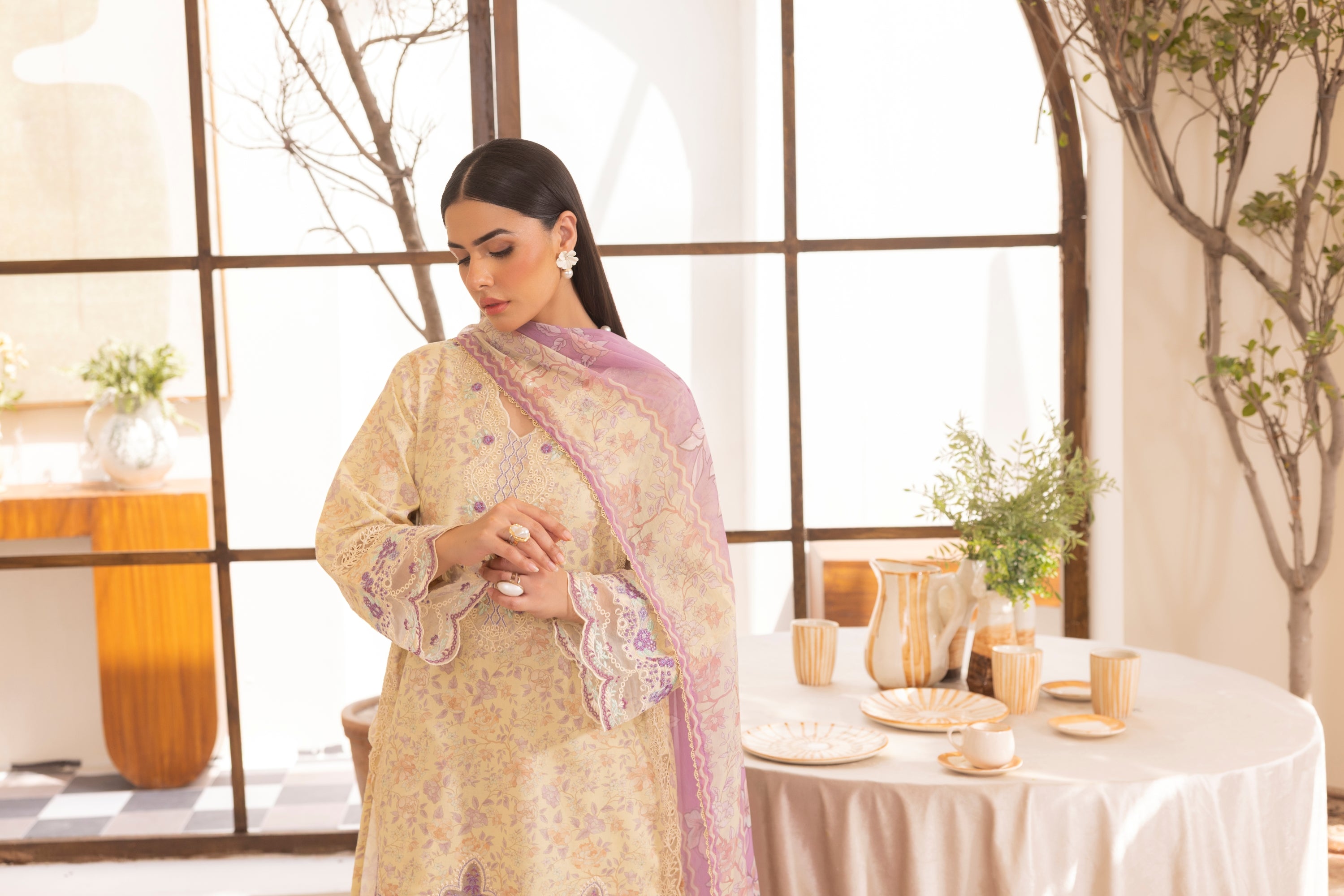 Simrans Embroidered Lawn 3 Piece Farshi Shalwar Suit SIM211