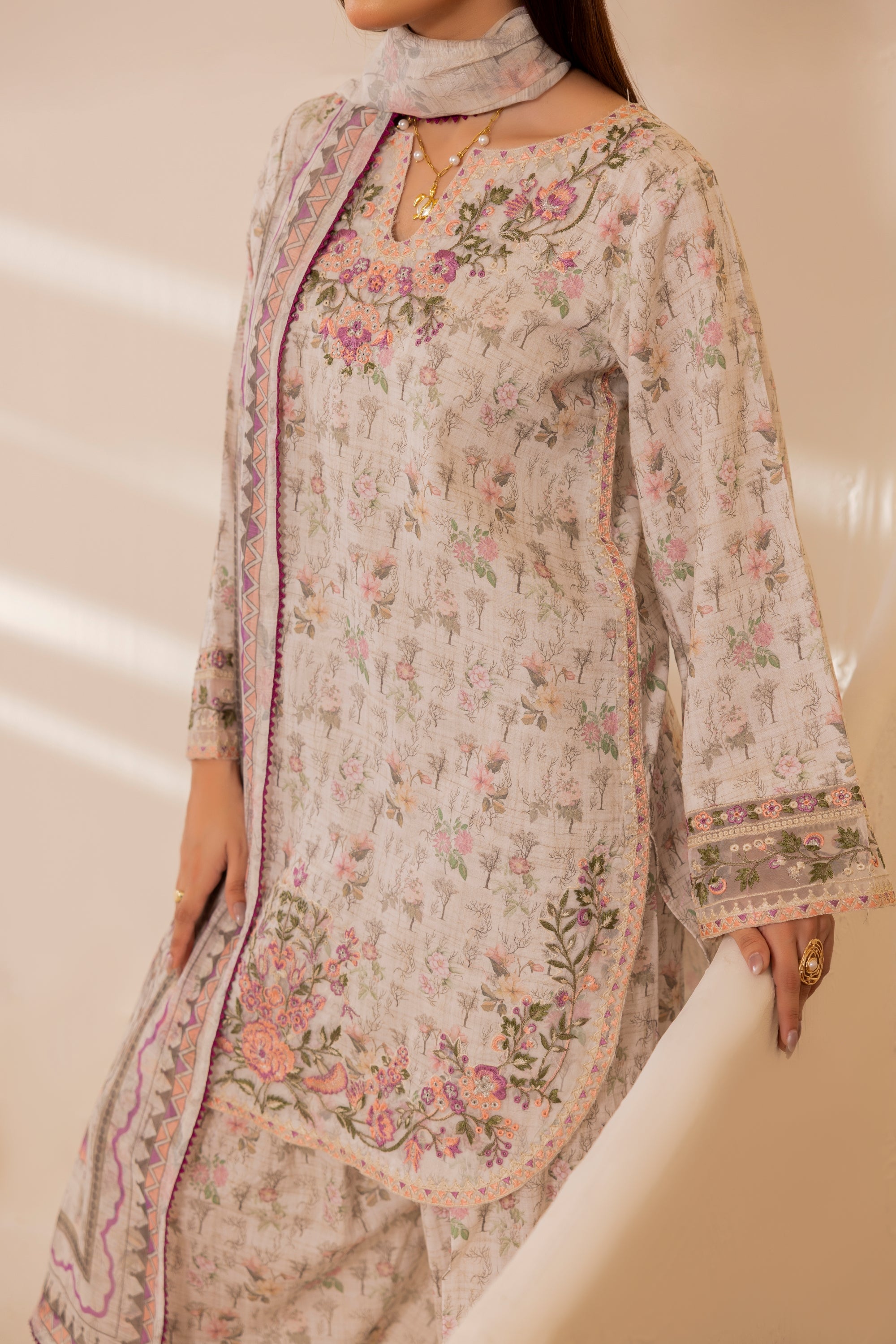 Simrans Embroidered Lawn 3 Piece Farshi Shalwar Suit SIM208