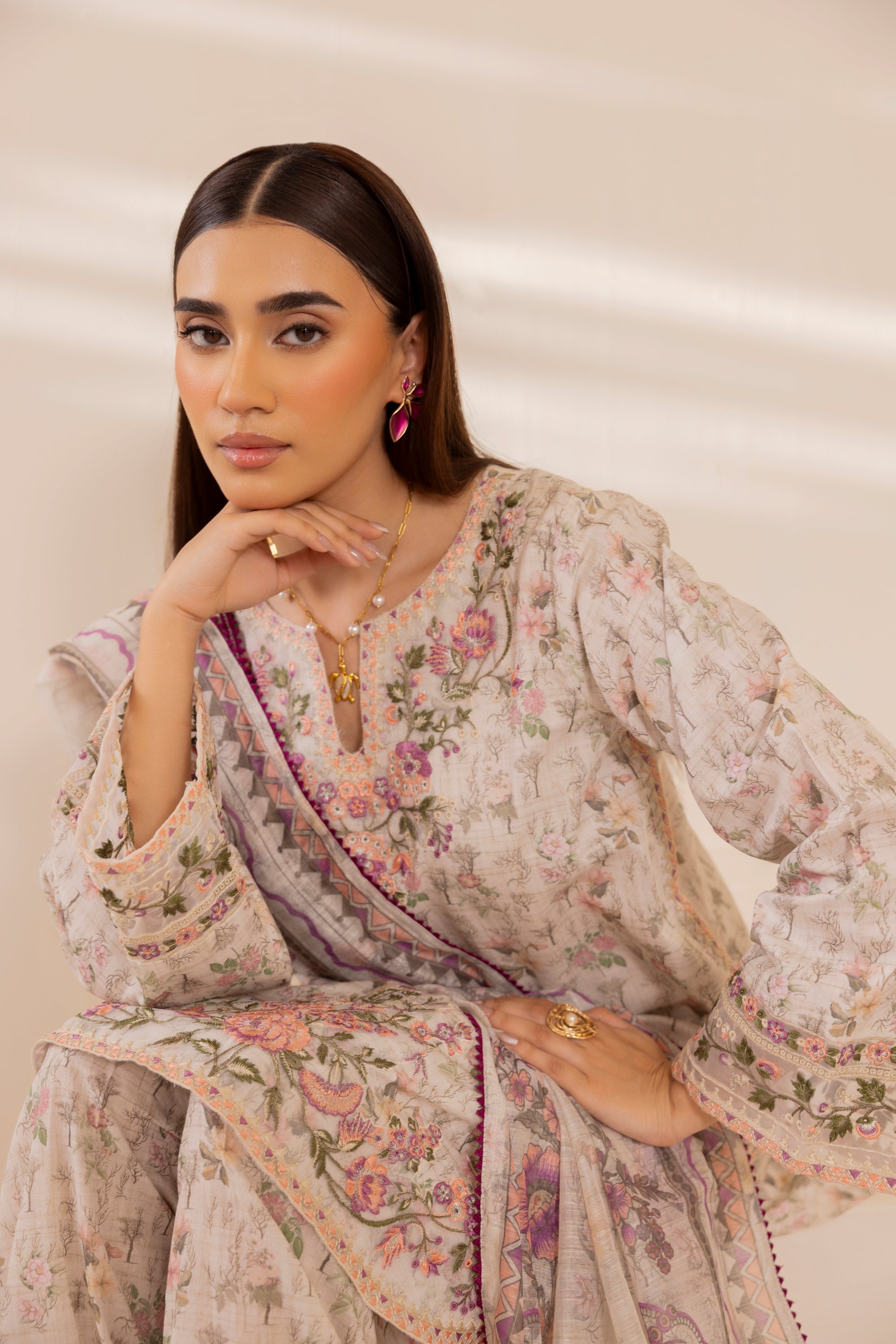 Simrans Embroidered Lawn 3 Piece Farshi Shalwar Suit SIM208