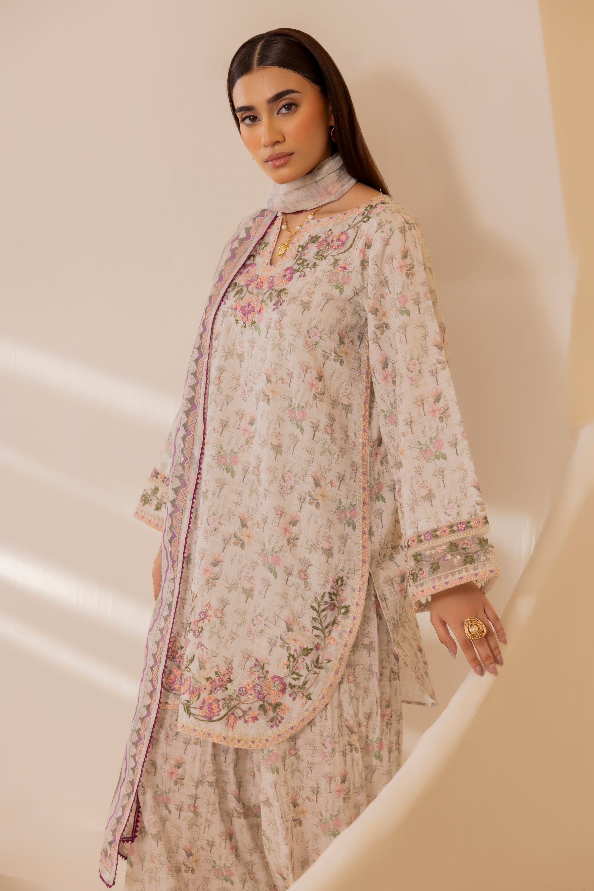 Simrans Embroidered Lawn 3 Piece Farshi Shalwar Suit SIM208