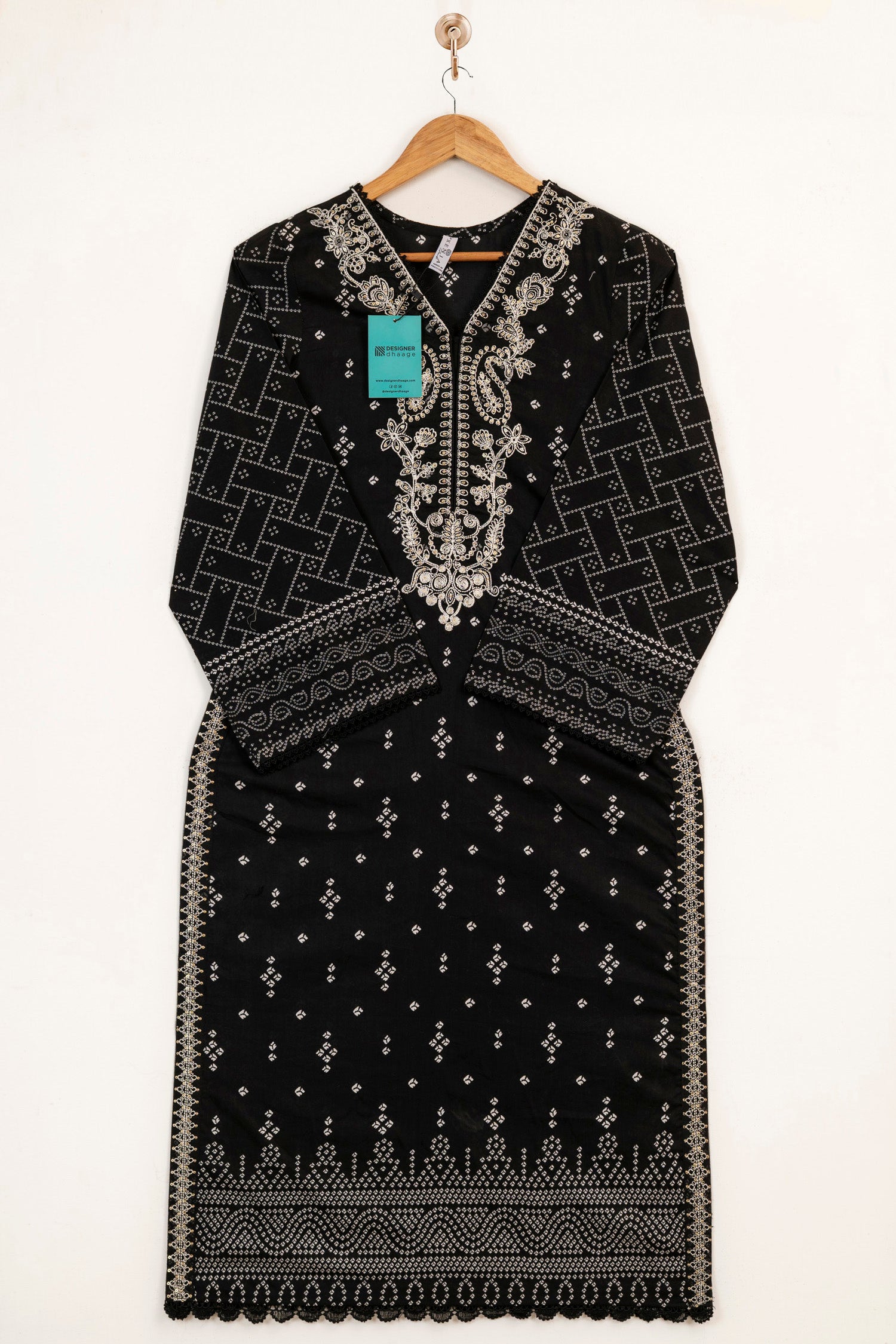 Xenia Embroidered Lawn 3 Piece Suit XEN08