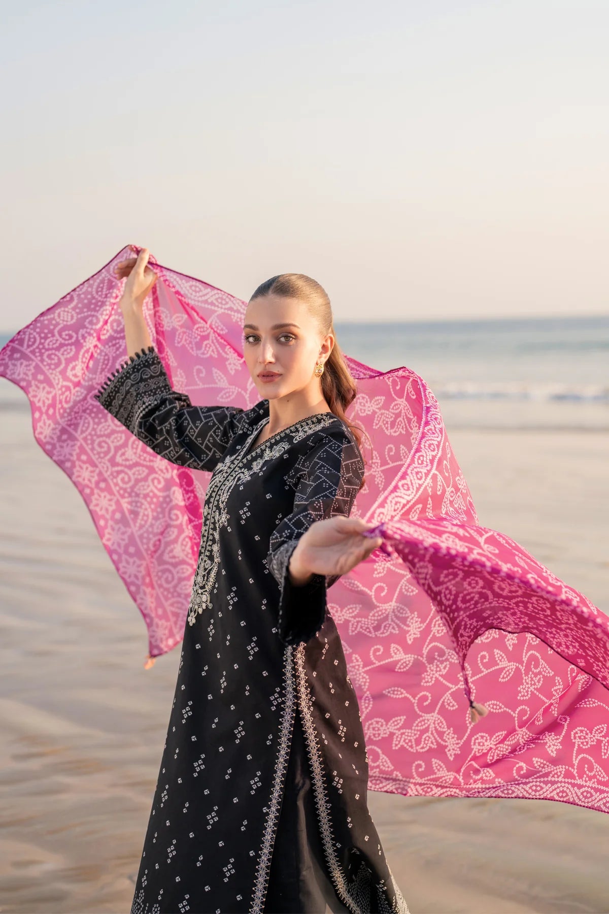 Xenia Embroidered Lawn 3 Piece Suit XEN08