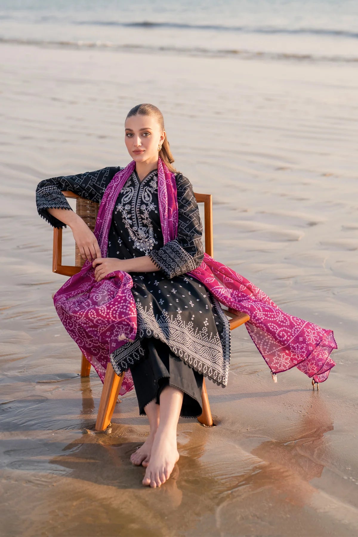 Xenia Embroidered Lawn 3 Piece Suit XEN08