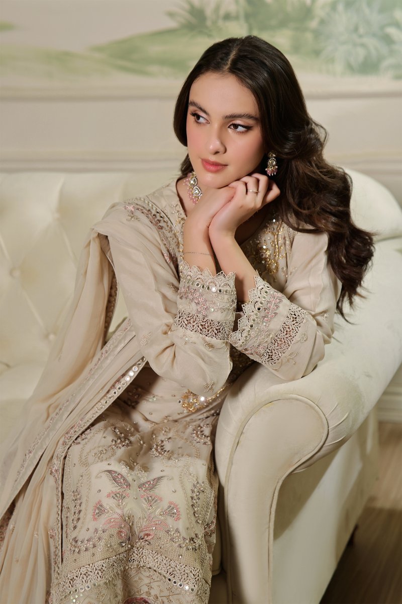 Wardah Uzair Embellished Chiffon Pakistani Wedding Wear WAR27 - Designer dhaage