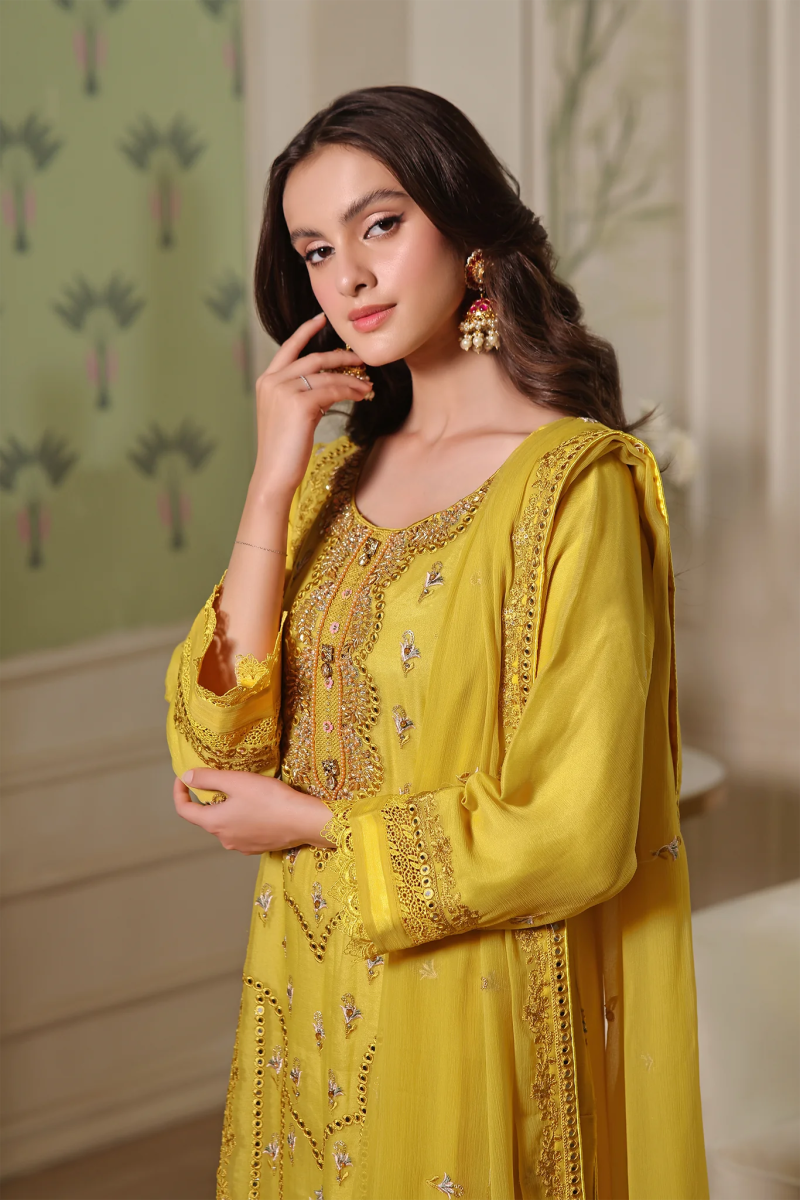 Wardah Uzair Pakistani Wedding Wear Mehndi Gharara War28 - Designer dhaage