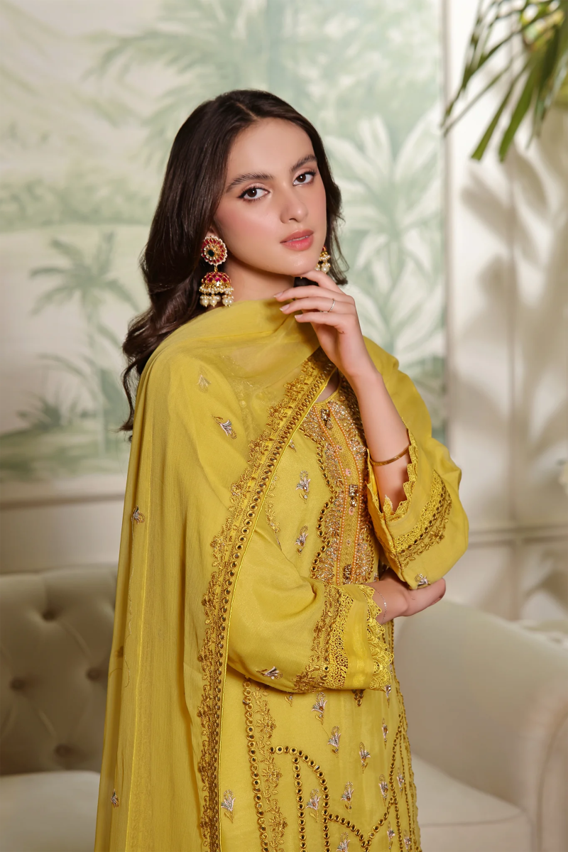 Wardah Uzair Pakistani Wedding Wear Mehndi Gharara War28 - Designer dhaage
