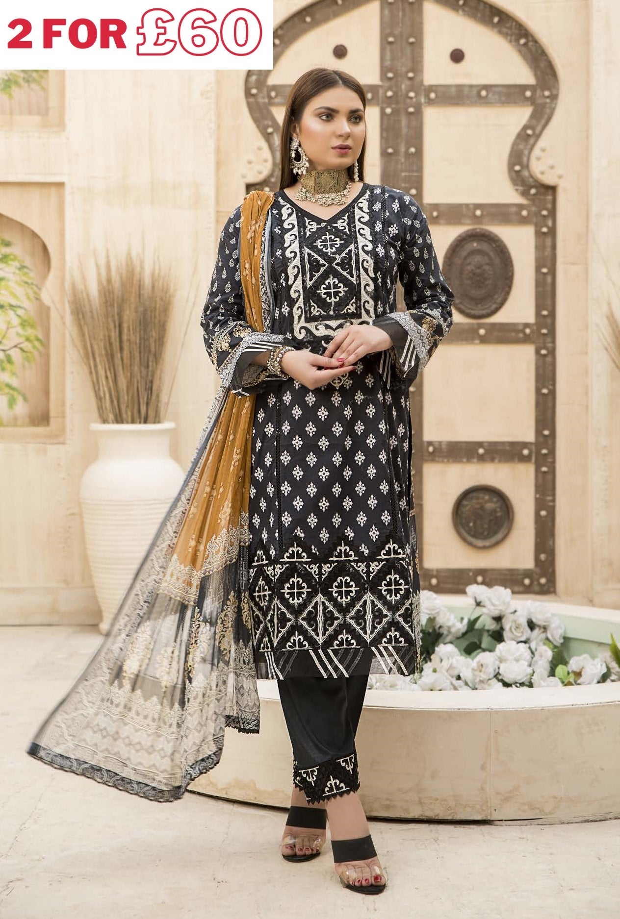 Munira Lawn 3 Piece Suit MUN465