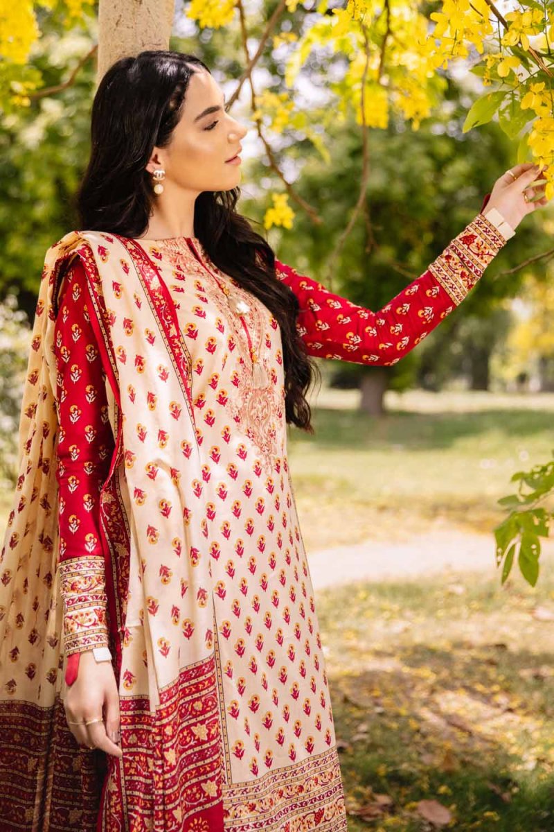 Gul Ahmed Cambric 3 PC Suit GLA32