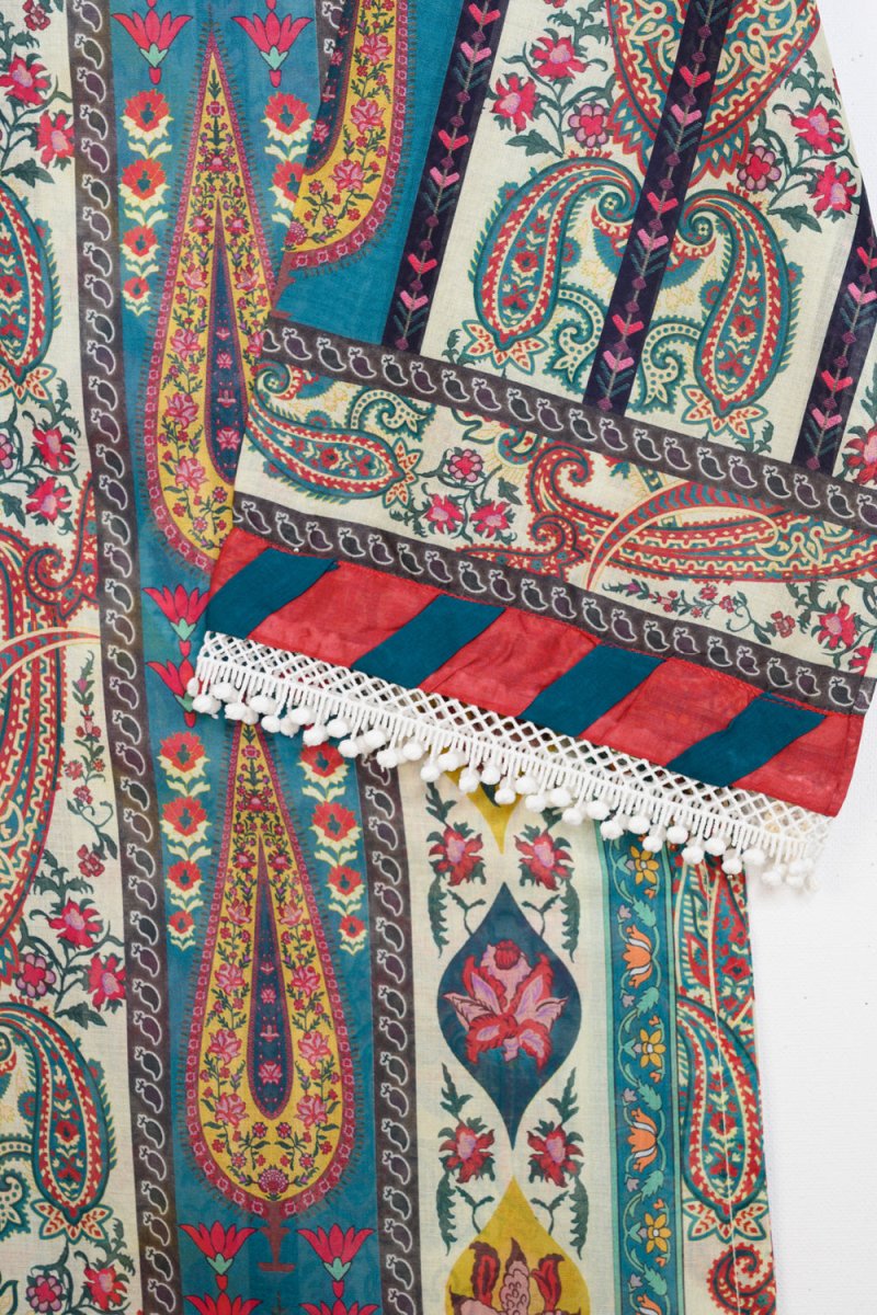 Gul Ahmed Lawn 3 PC Suit GLA34