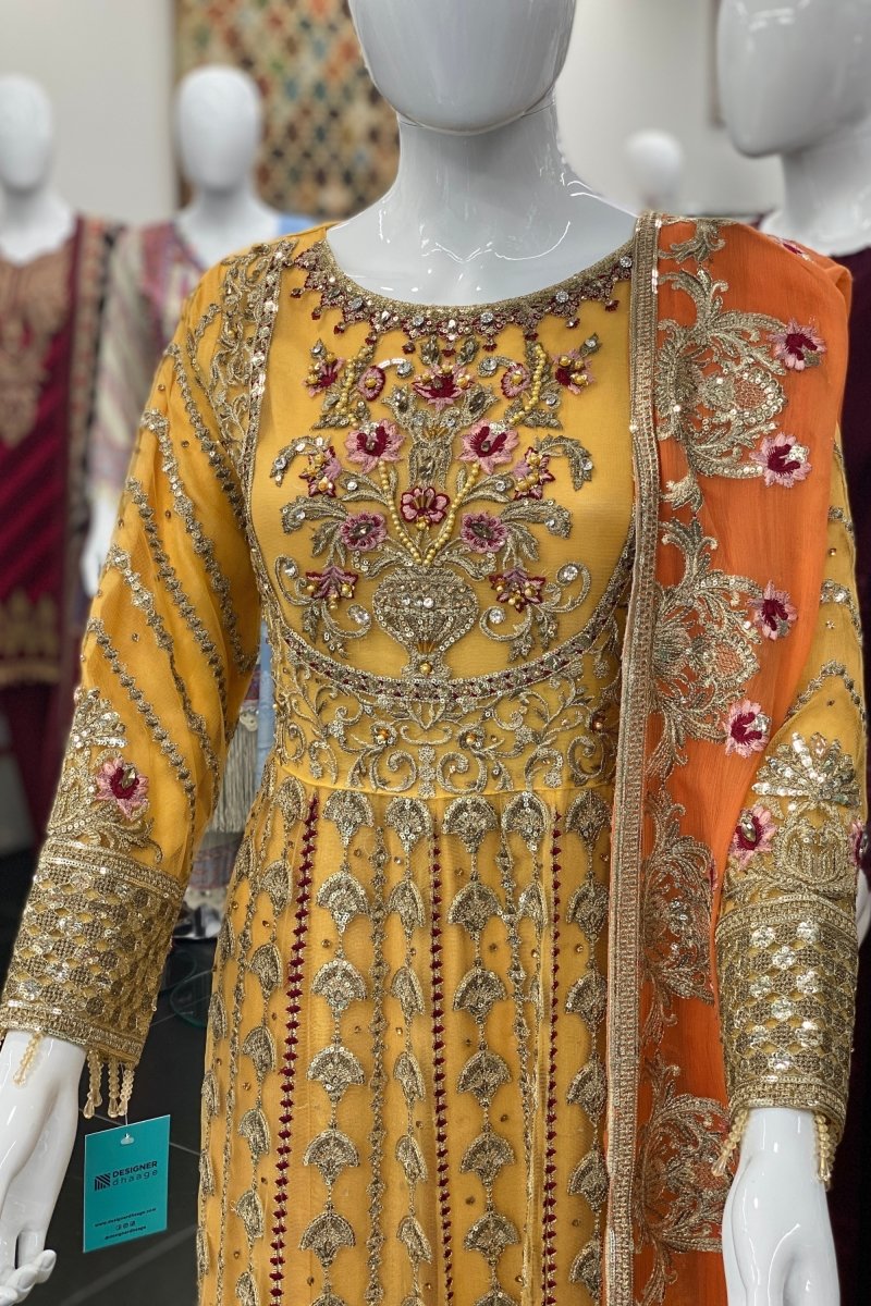 Maryum N Maria Mashq Kesari MY-01