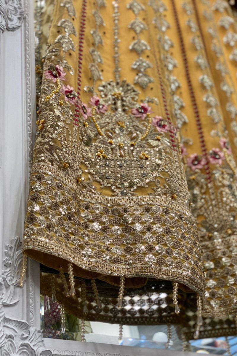 Maryum N Maria Mashq Kesari MY-01