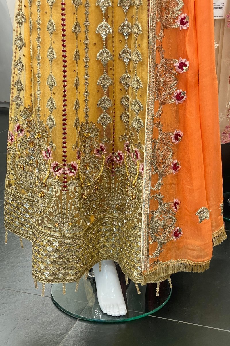Maryum N Maria Mashq Kesari MY-01