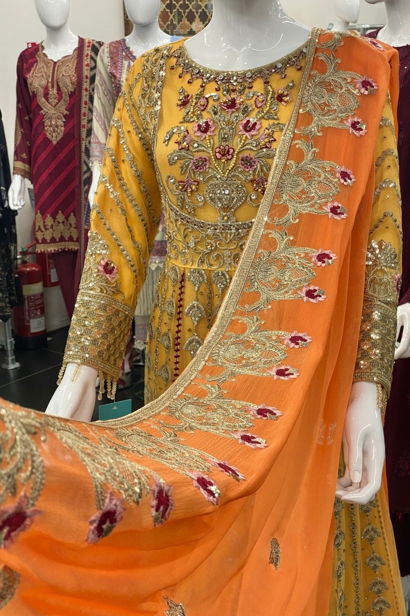 Maryum N Maria Mashq Kesari MY-01
