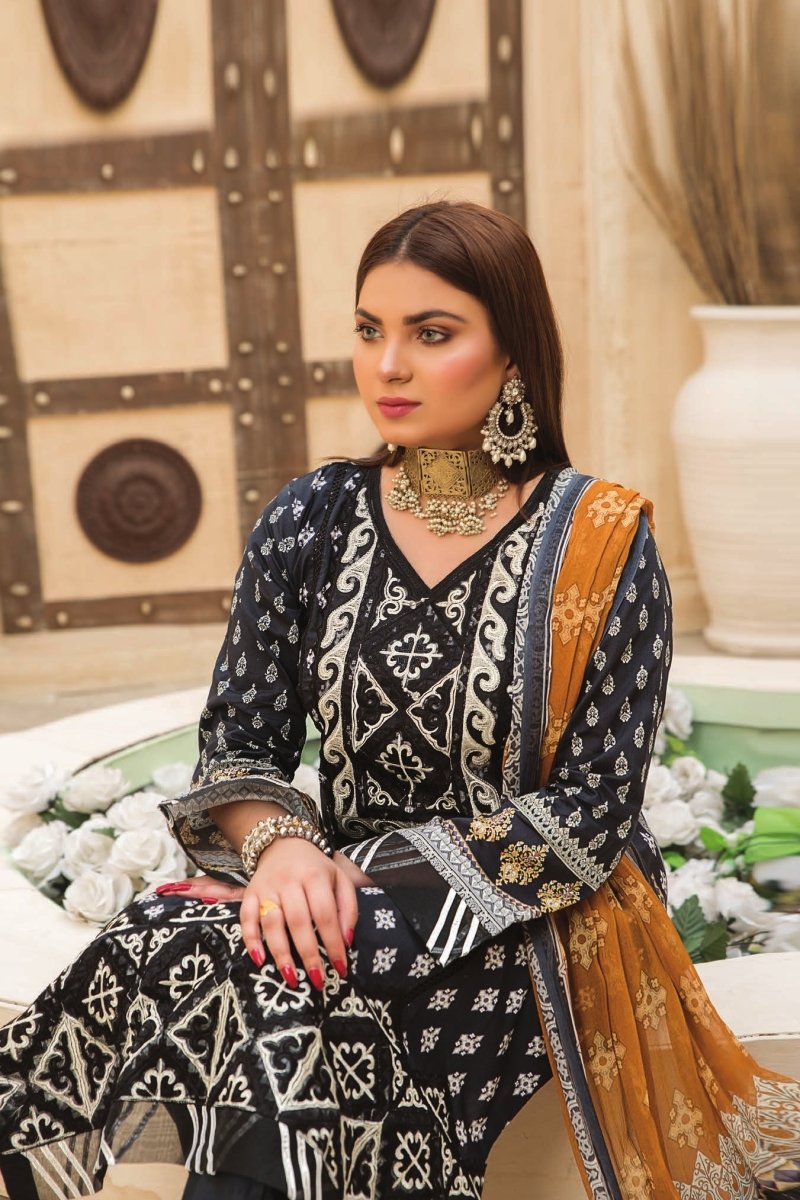 Munira Lawn 3 Piece Suit MUN465