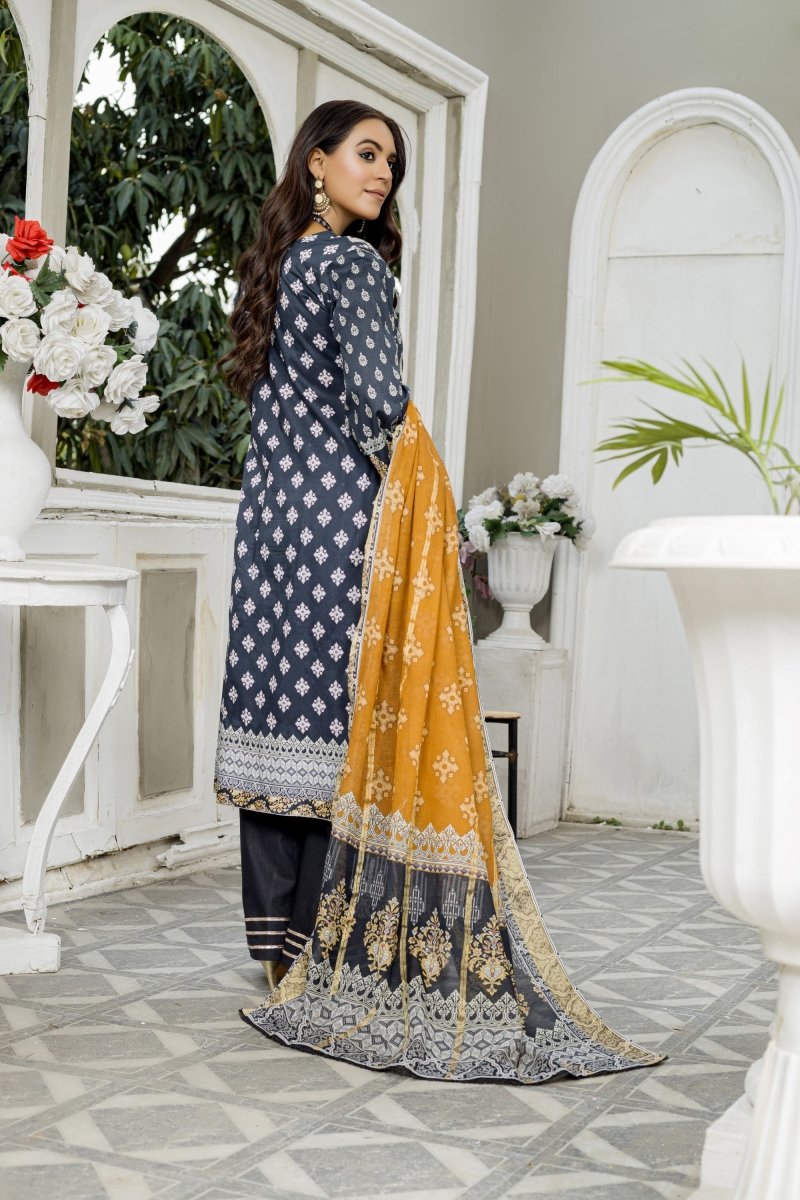 Munira Lawn 3 Piece Suit MUN482