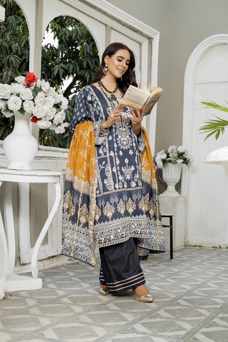 Munira Lawn 3 Piece Suit MUN482