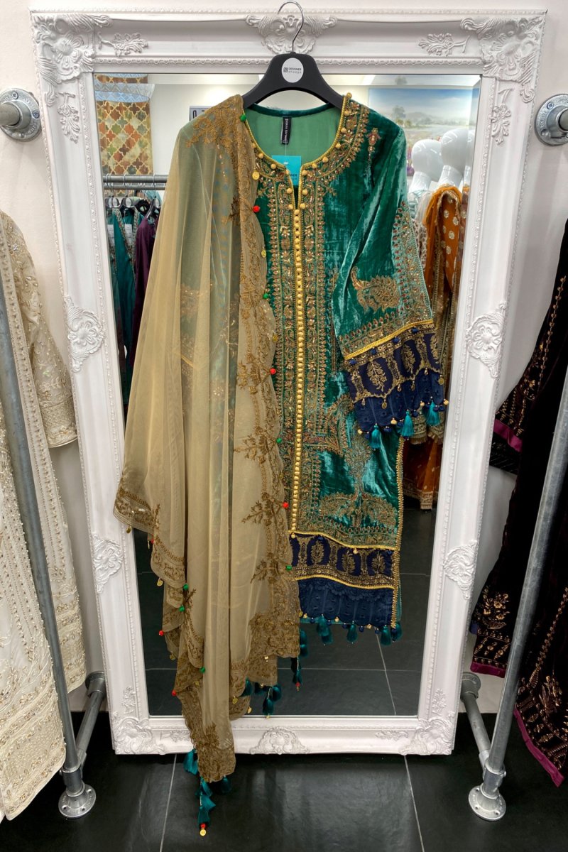 Sana Safinaz Luxury Velvet Suit SAN196-Designer dhaage