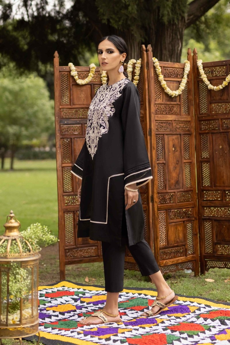 Sapphire Lawn 2 PC Suit SAP15